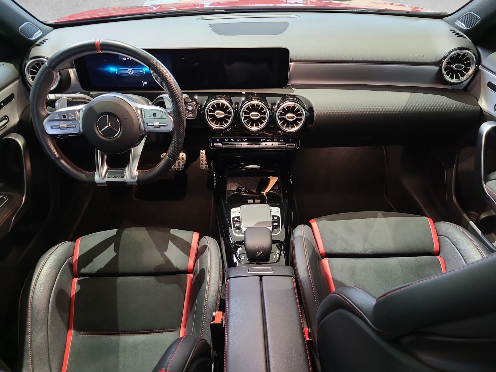 MERCEDES-BENZ A 35 AMG 4Matic Speedshift - 12