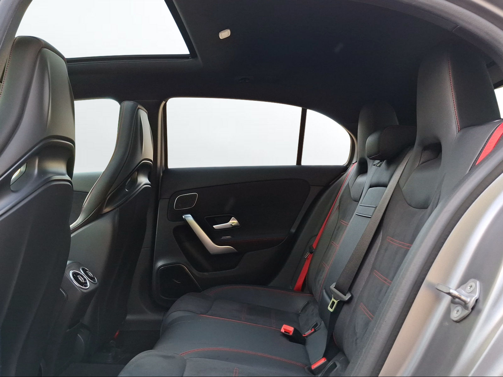 MERCEDES-BENZ A 45 S AMG 4Matic+ Speedshift - 12