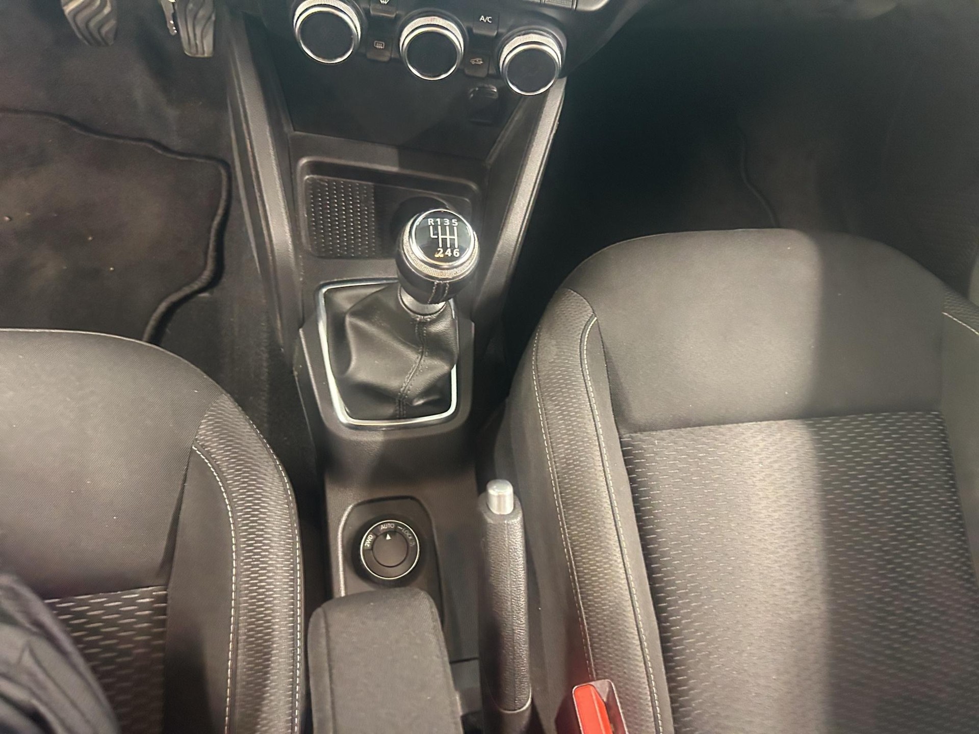DACIA Duster 1.2 TCe Comfort 4WD - 13