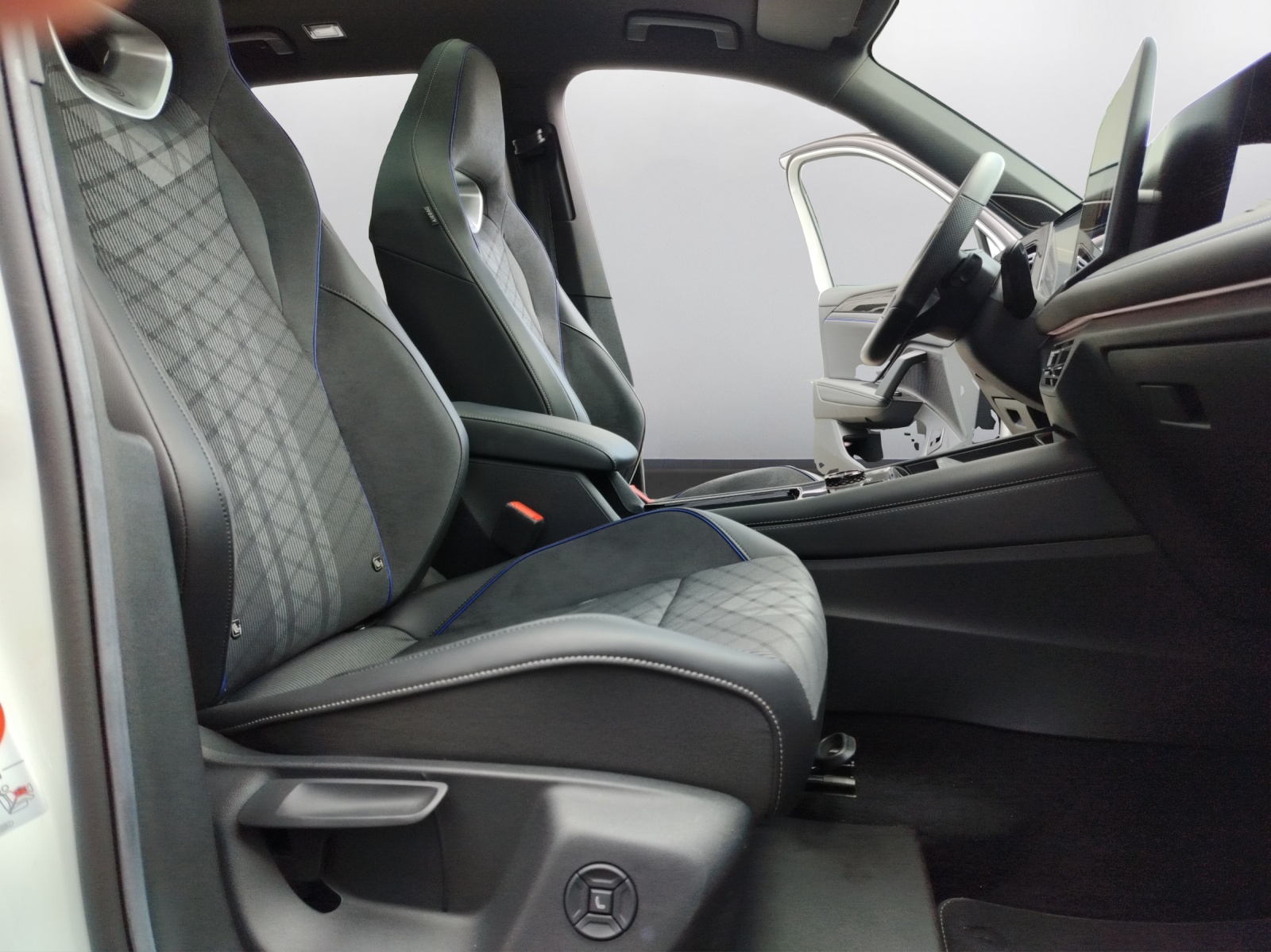VW Tiguan 1.5 TSI evo2 mHEV R-Line DSG - 14
