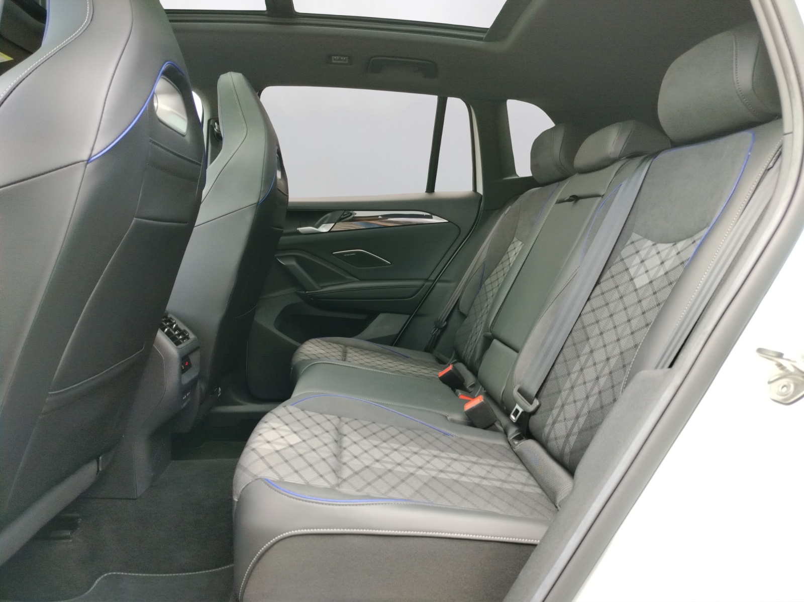 VW Tiguan 1.5 TSI evo2 mHEV R-Line DSG - 11