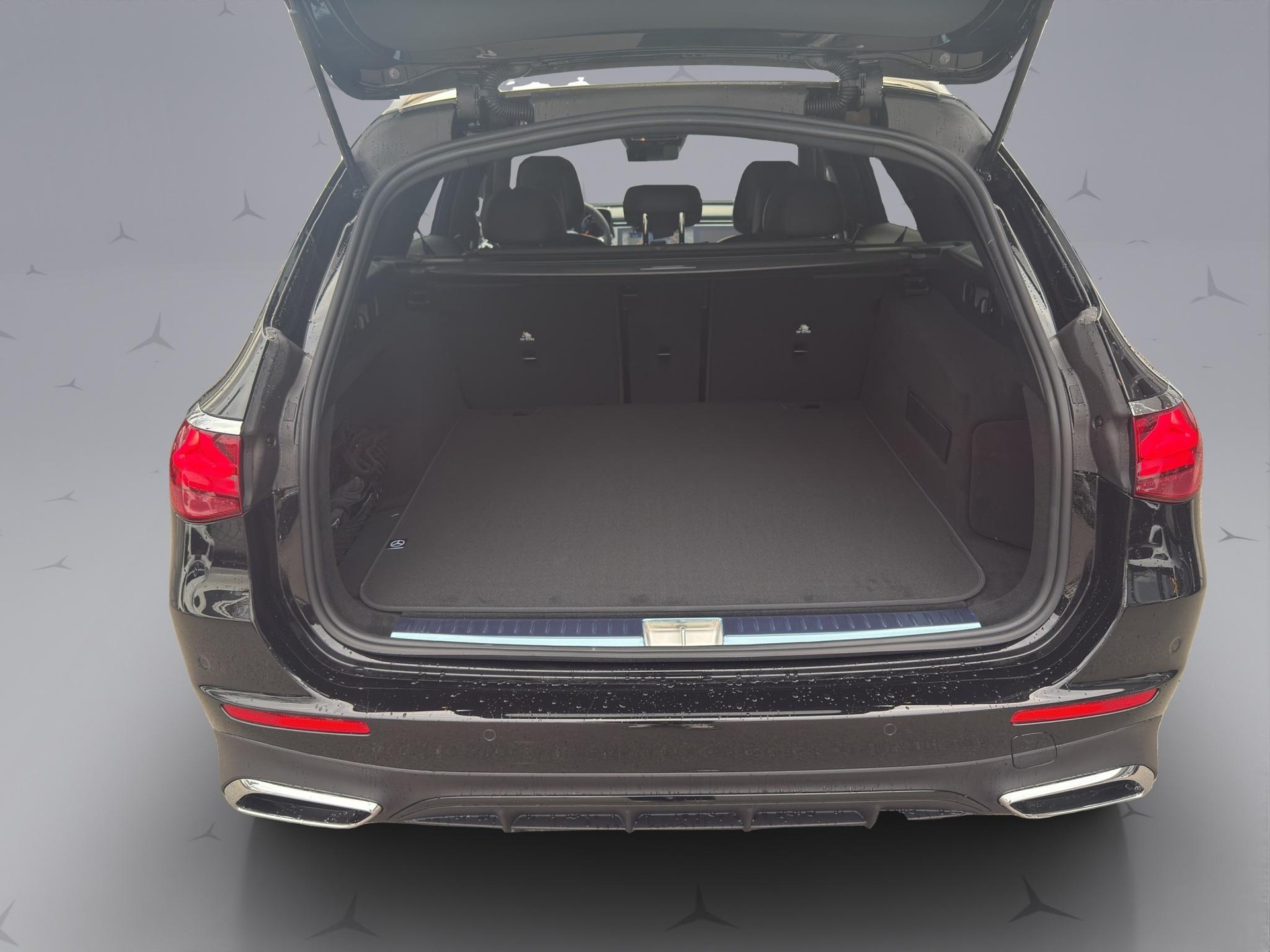 MERCEDES-BENZ E 220 d AMG Line 4matic Kombi - 18