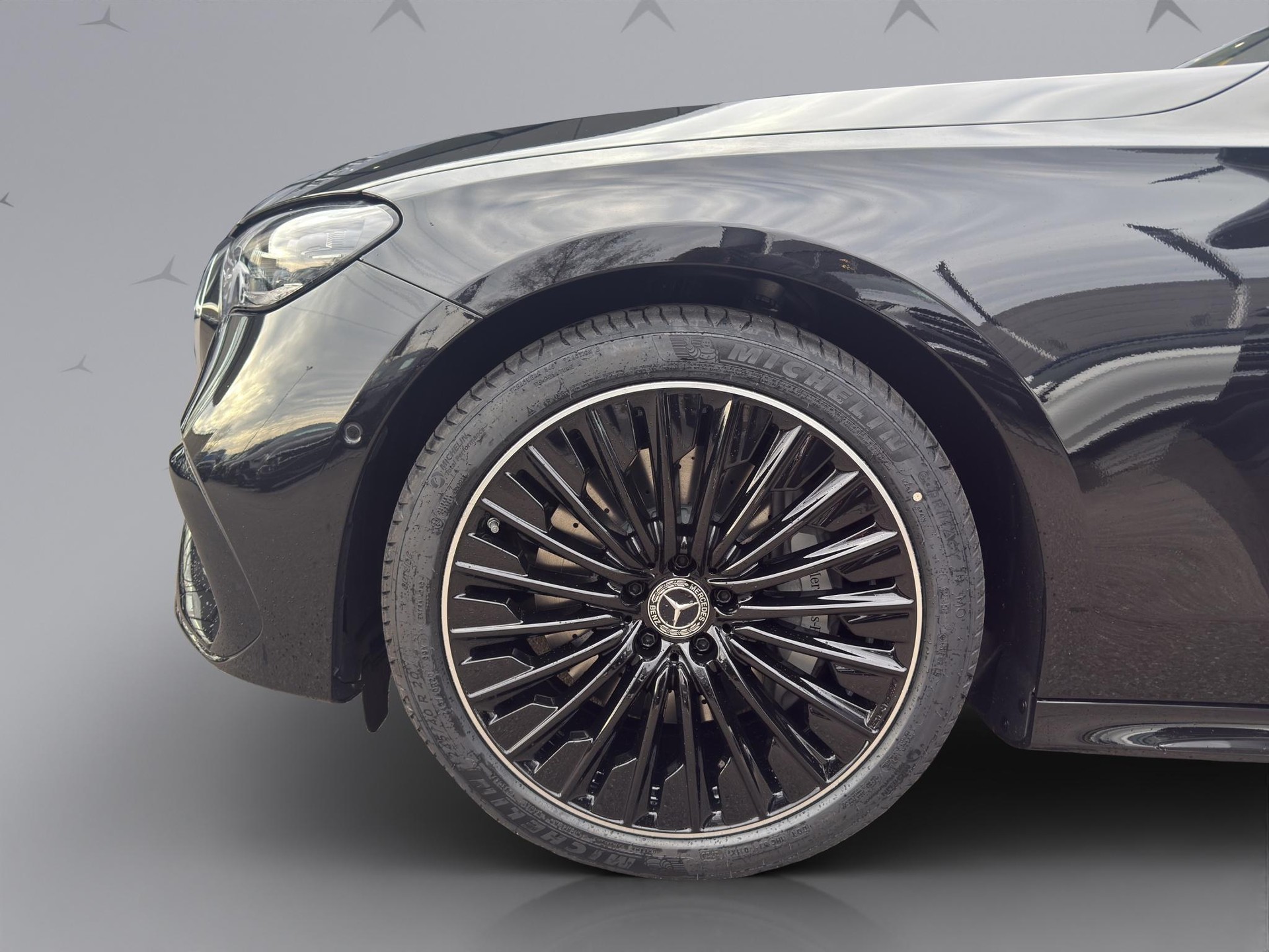 MERCEDES-BENZ E 220 d AMG Line 4matic Kombi - 20