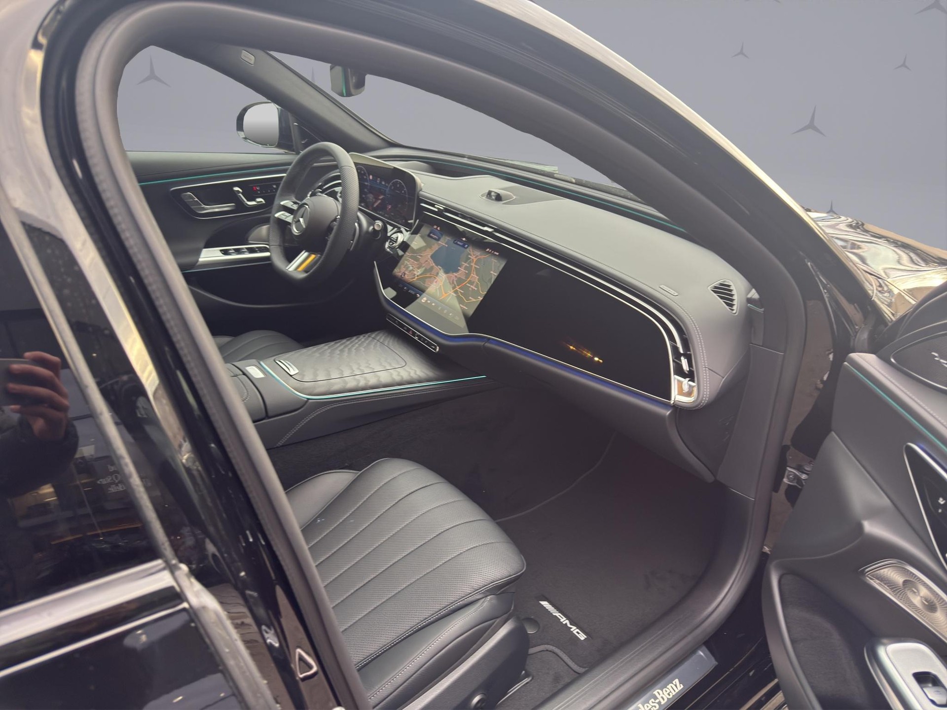 MERCEDES-BENZ E 220 d AMG Line 4matic Kombi - 16