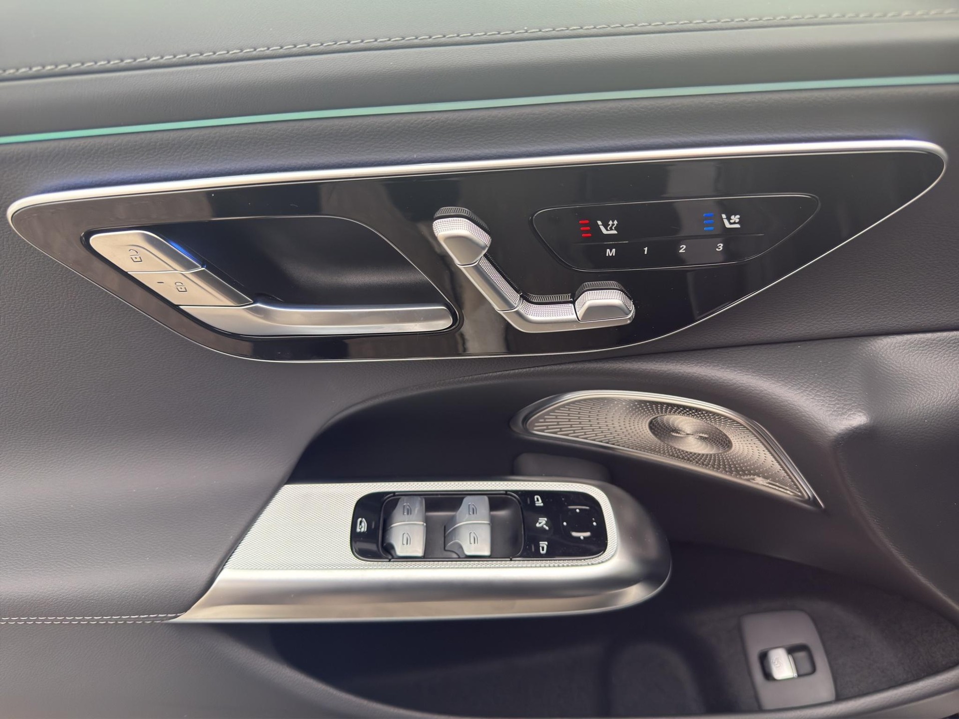 MERCEDES-BENZ E 220 d AMG Line 4matic Kombi - 10