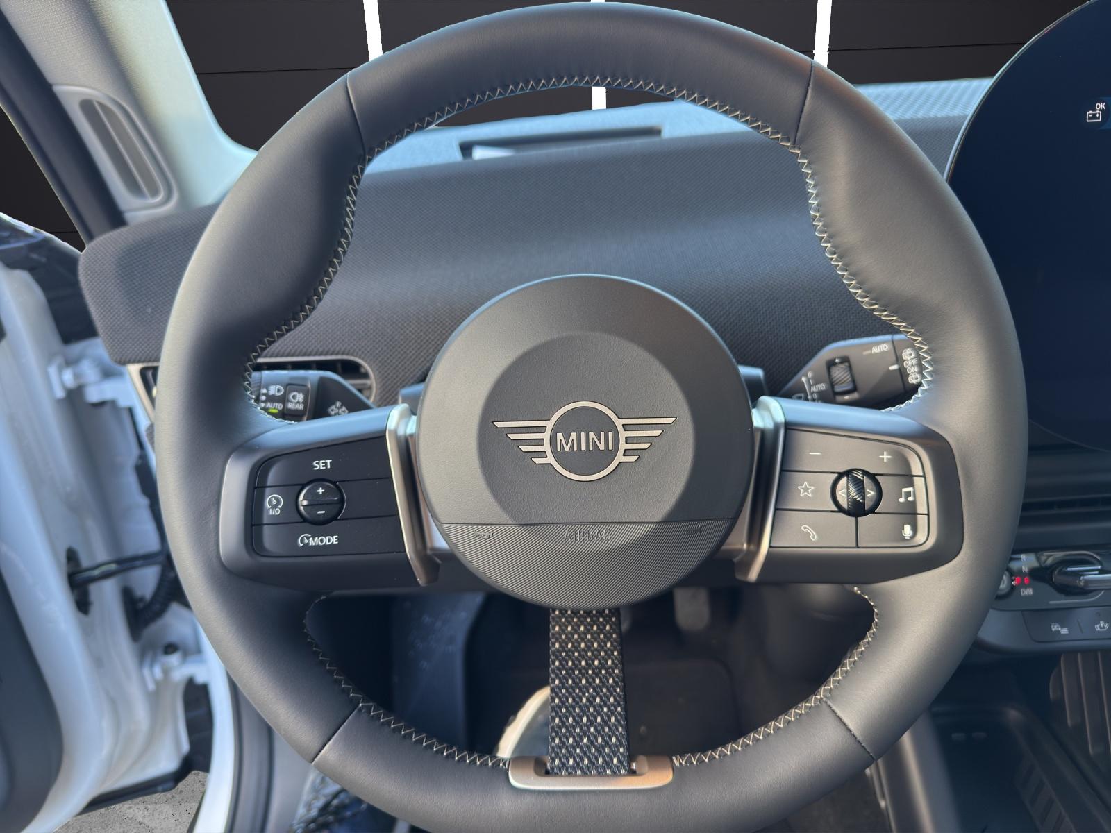 MINI J01 Cooper SE - 17