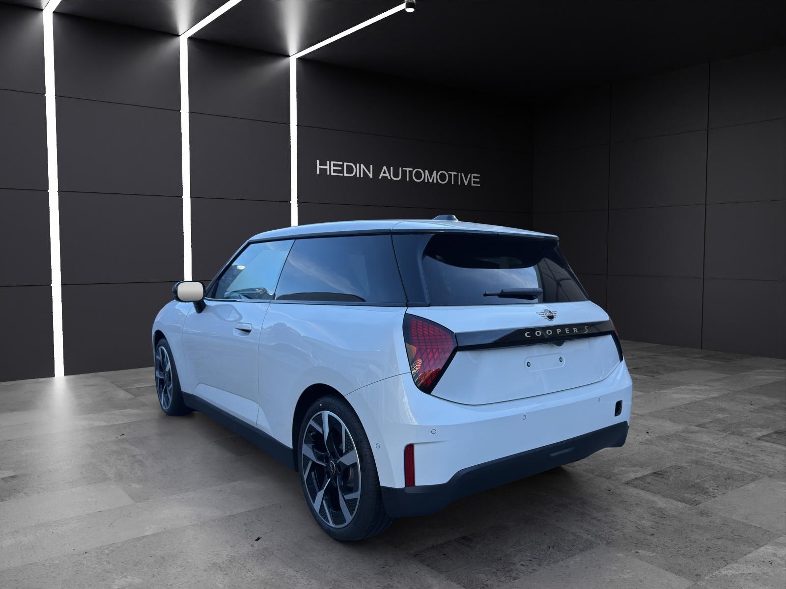 MINI J01 Cooper SE - 3