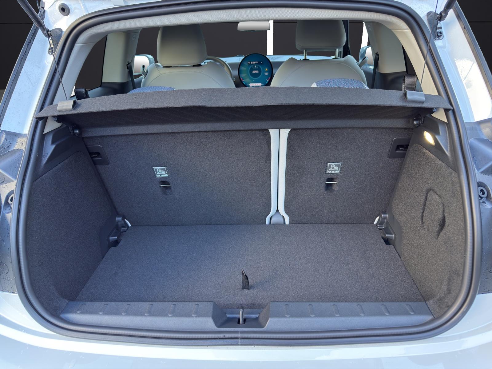 MINI J01 Cooper SE - 14