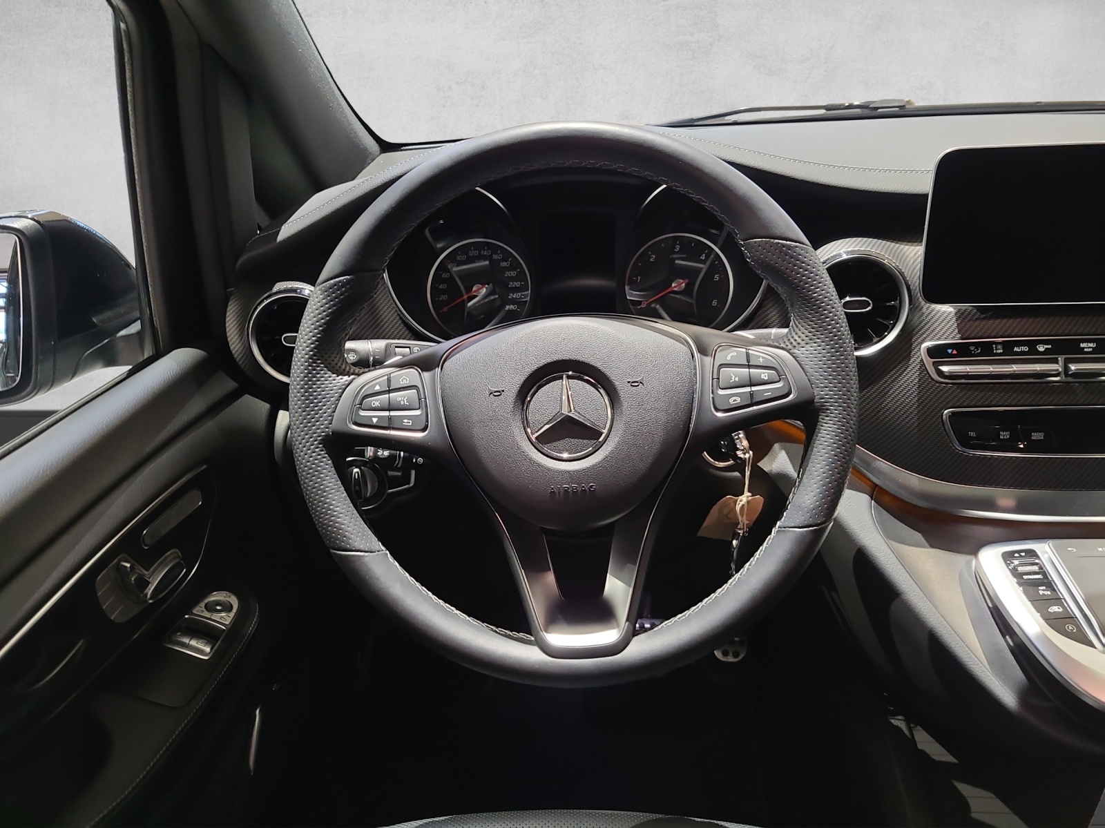 MERCEDES-BENZ V 300 d lang Avantgarde 4Matic 9G-Tronic - 13