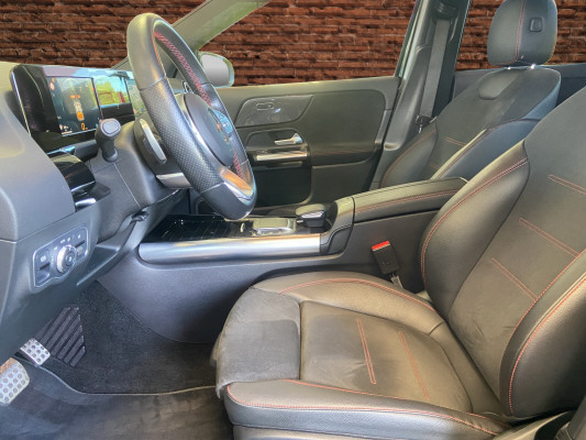 MERCEDES-BENZ GLA 200d AMG Line - 10