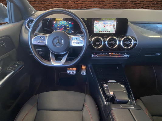 MERCEDES-BENZ GLA 200d AMG Line - 9