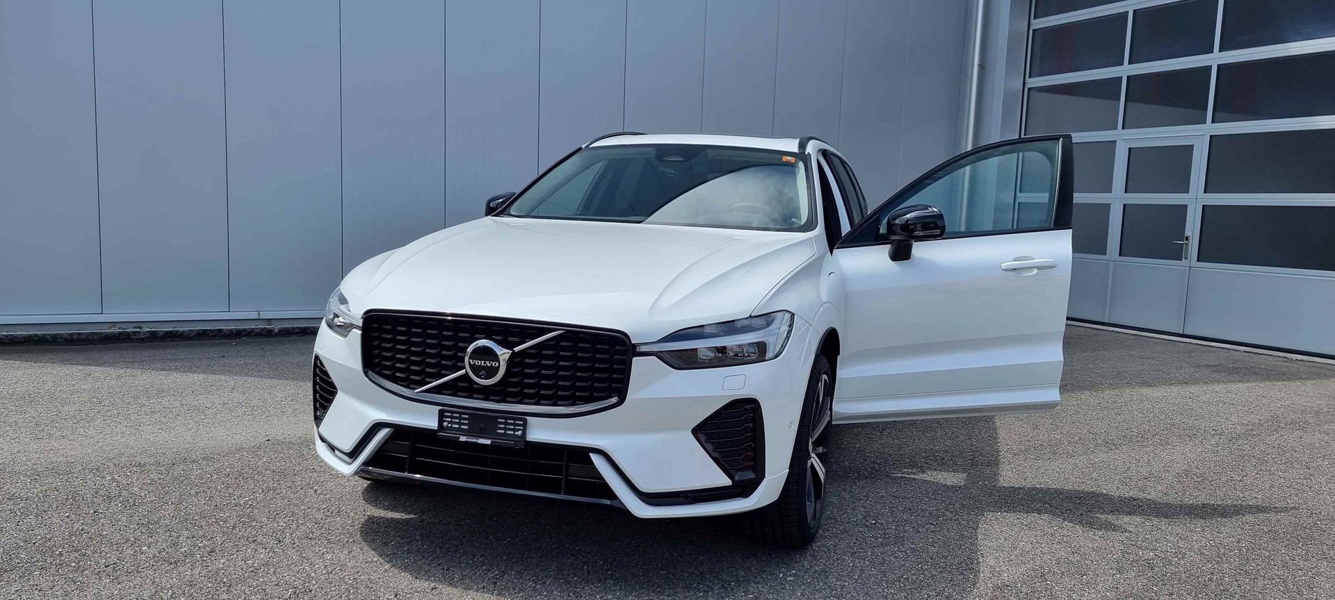 VOLVO XC60 T6 eAWD PluginHybrid Ultimate Dark Geartronic - 4