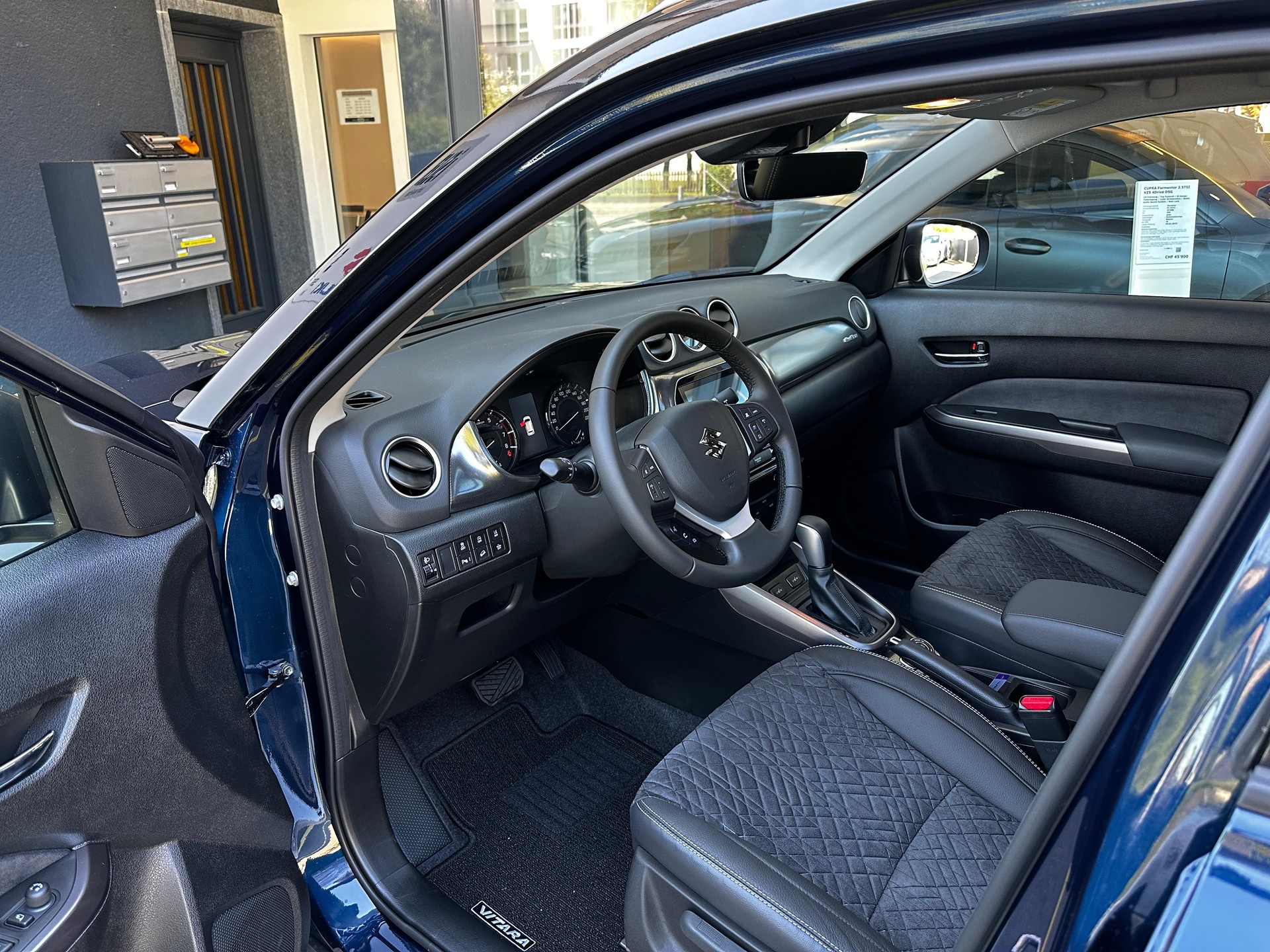 SUZUKI Vitara 1.4 T Compact Top Hybrid 4x4 - 11