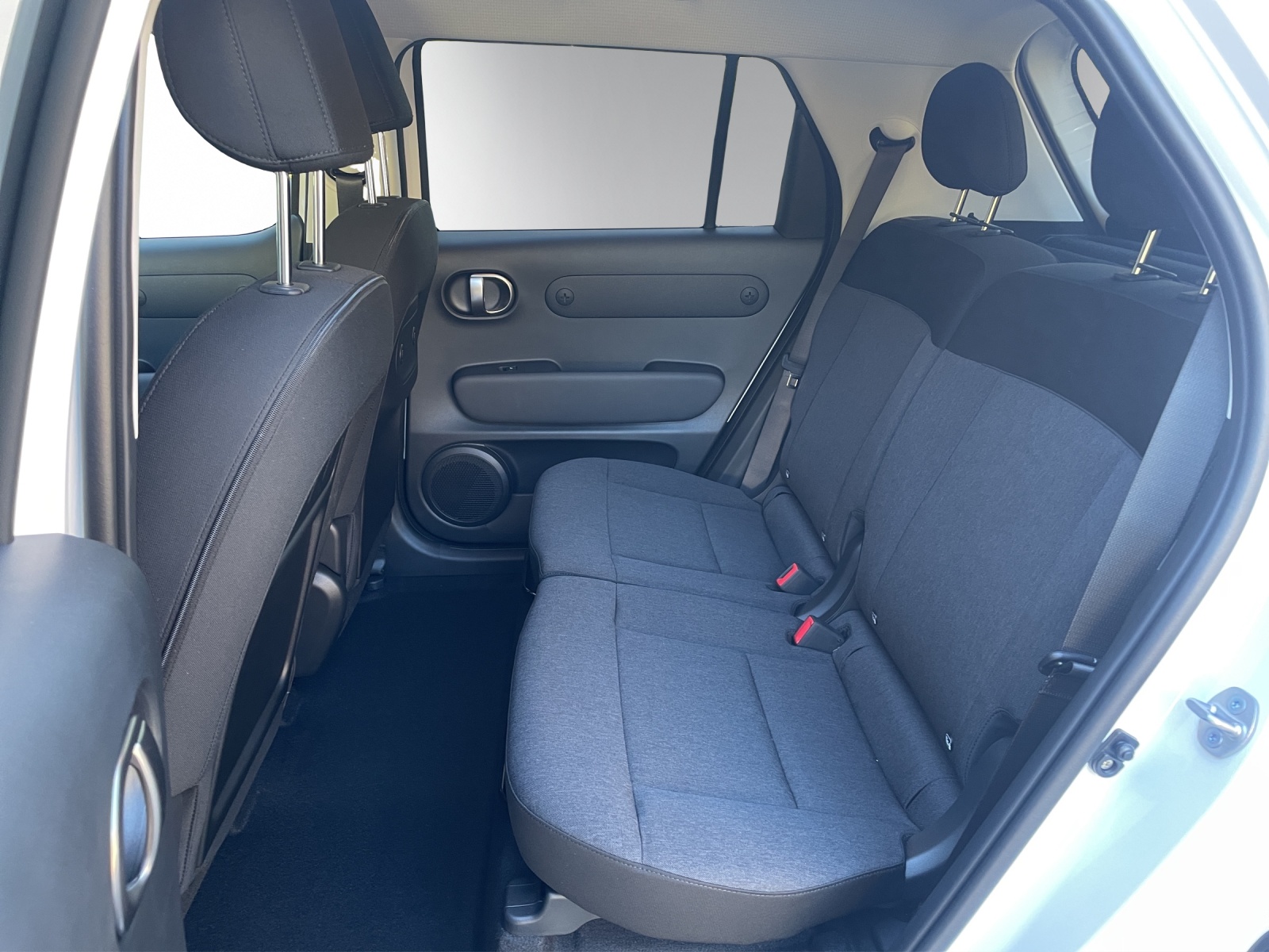 HYUNDAI Inster 49kWh Amplia - 6