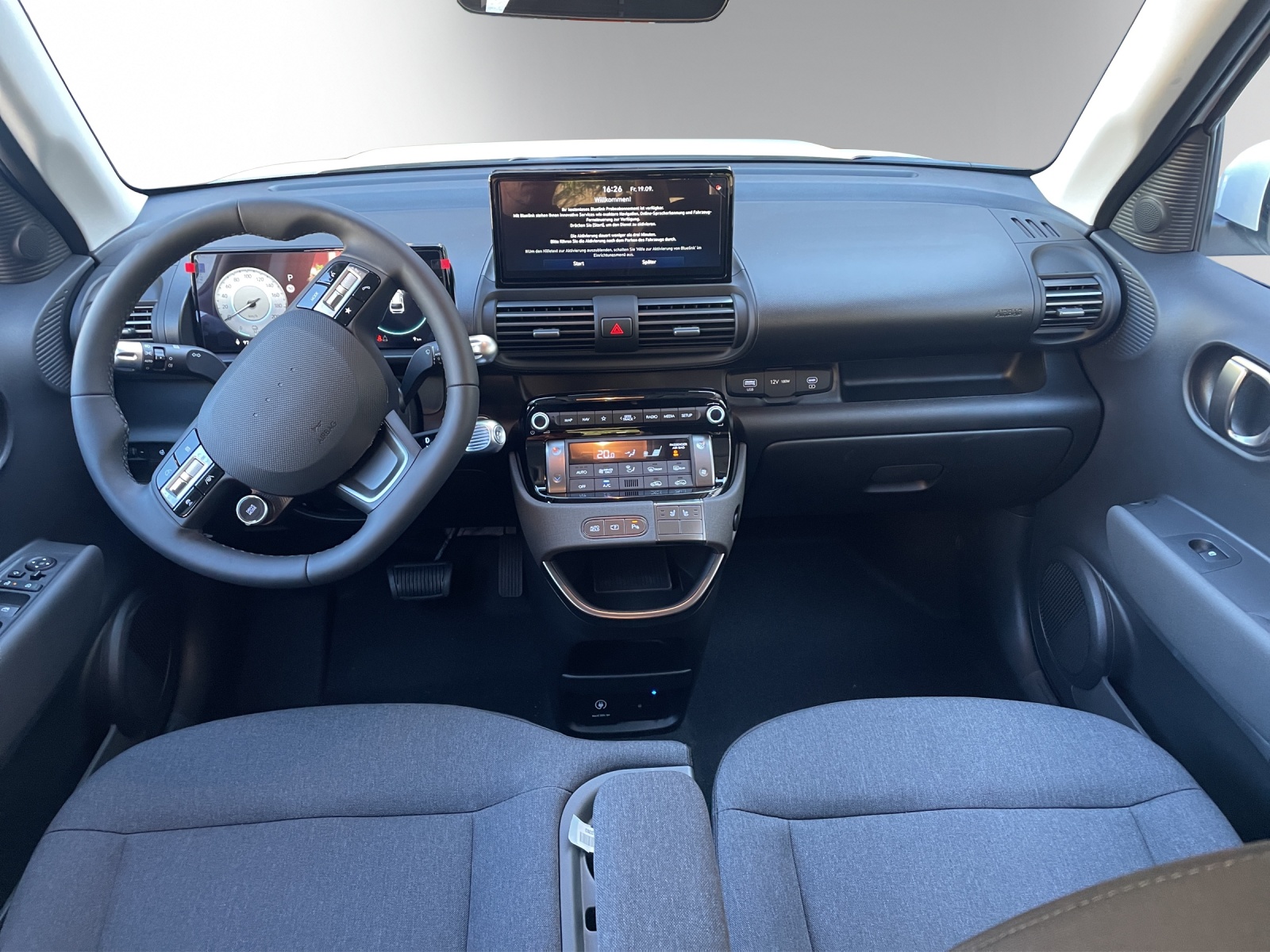 HYUNDAI Inster 49kWh Amplia - 8