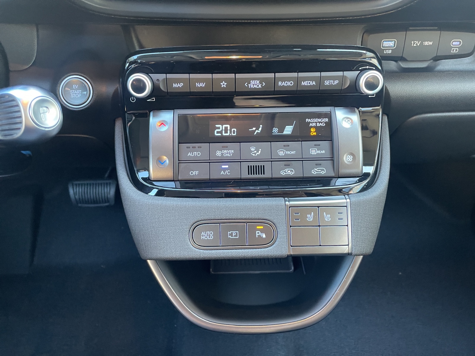 HYUNDAI Inster 49kWh Amplia - 11