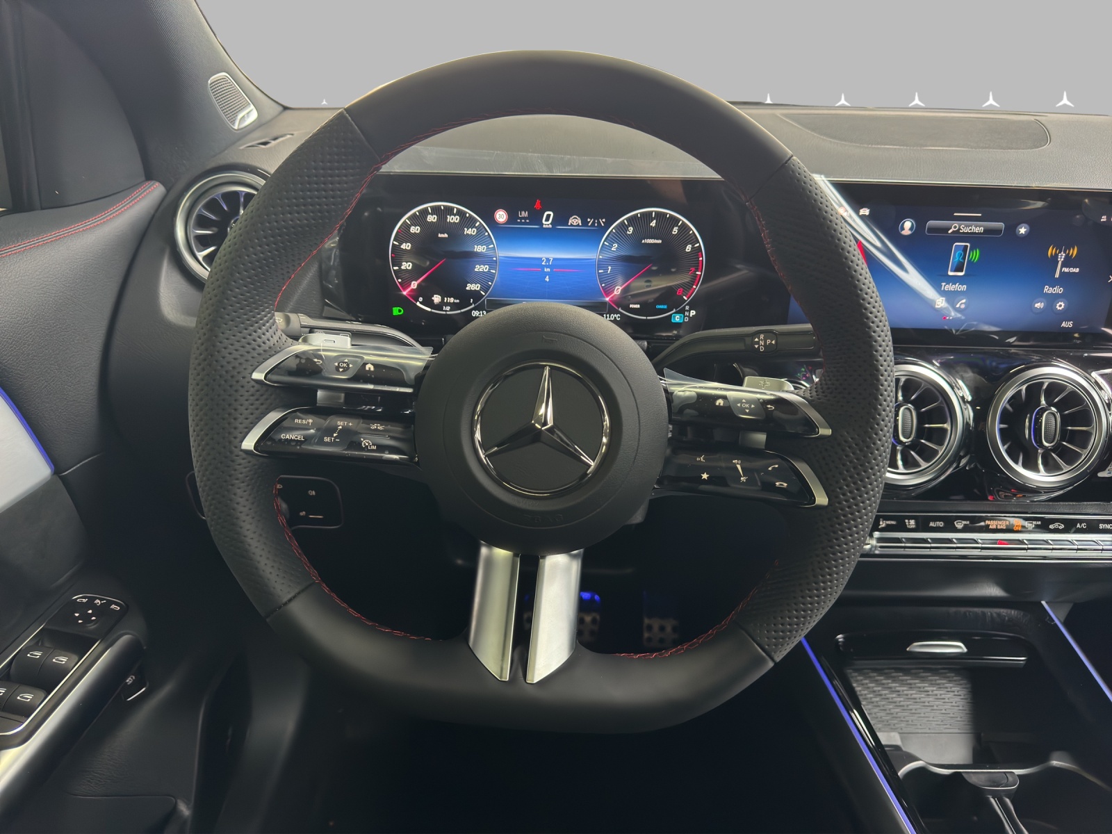 MERCEDES-BENZ GLA 200 Night Star 7G-DCT - 10