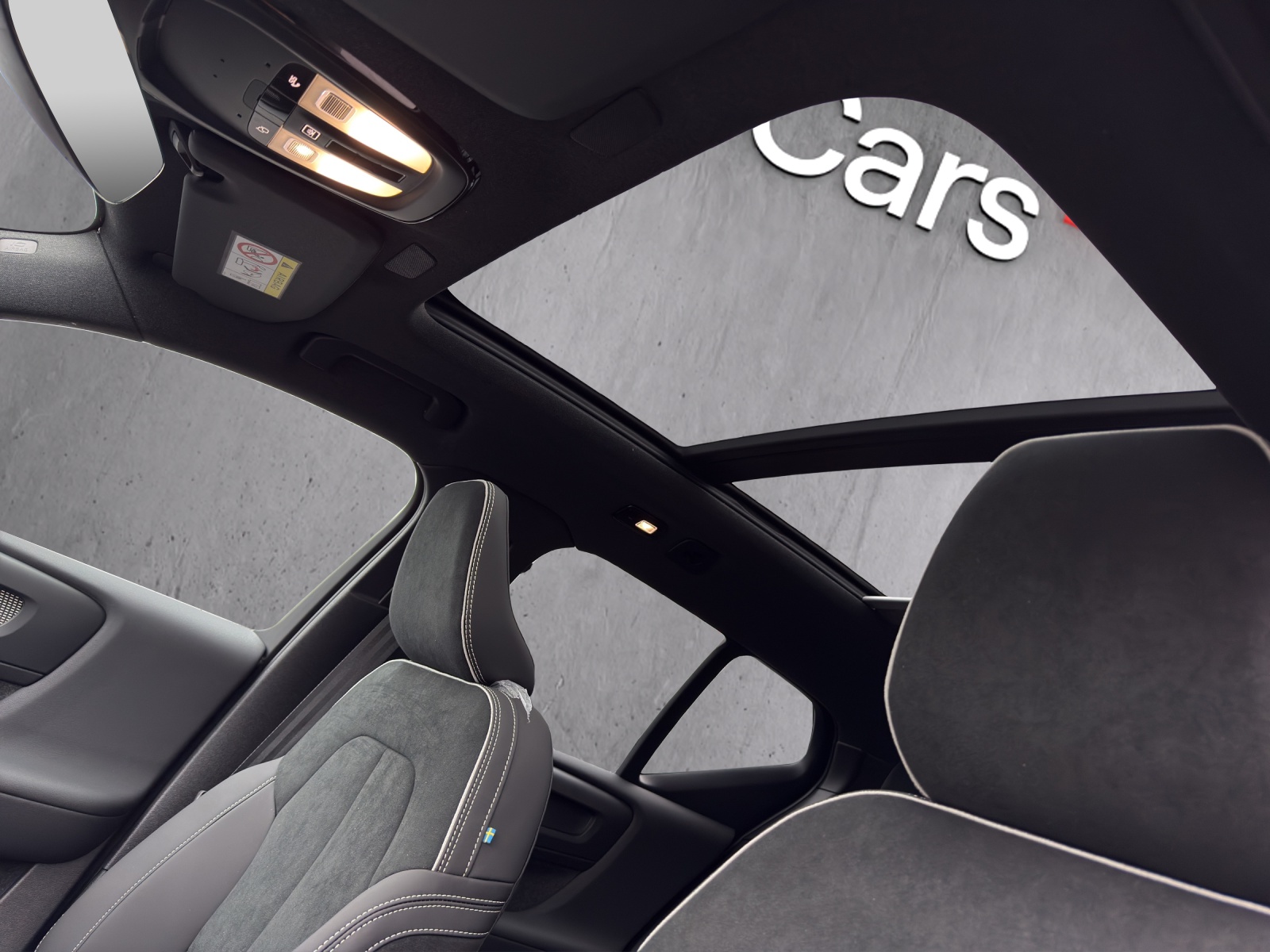 VOLVO EX40 82kWh Twin Motor AWD Ultra Xcentric Edition Premium - 16