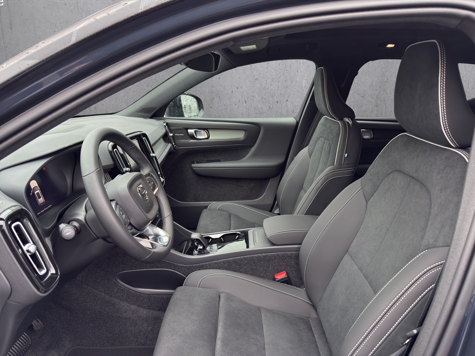 VOLVO EX40 82kWh Twin Motor AWD Ultra Xcentric Edition Premium - 9