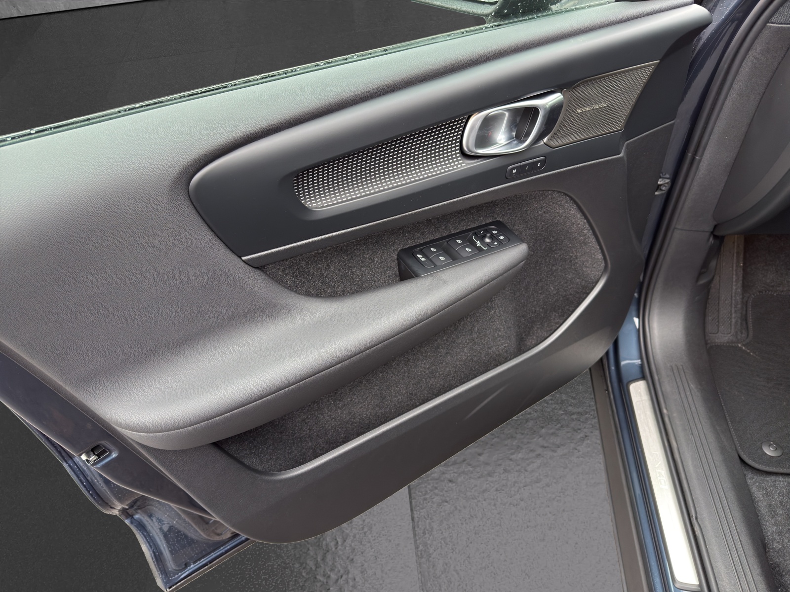 VOLVO EX40 82kWh Twin Motor AWD Ultra Xcentric Edition Premium - 13