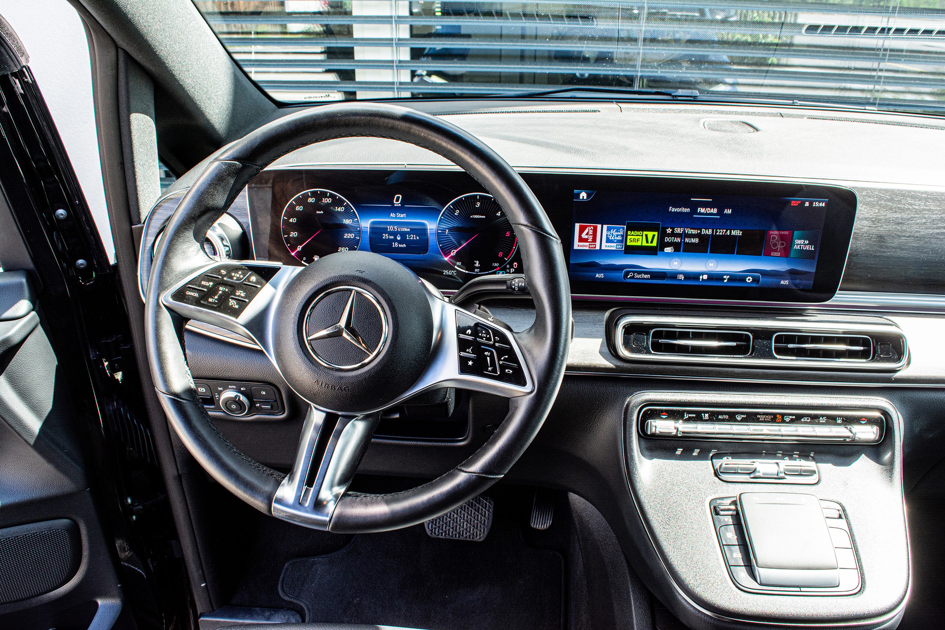 MERCEDES-BENZ V 300 d extralang Avantgarde 4Matic 9G-Tronic - 24