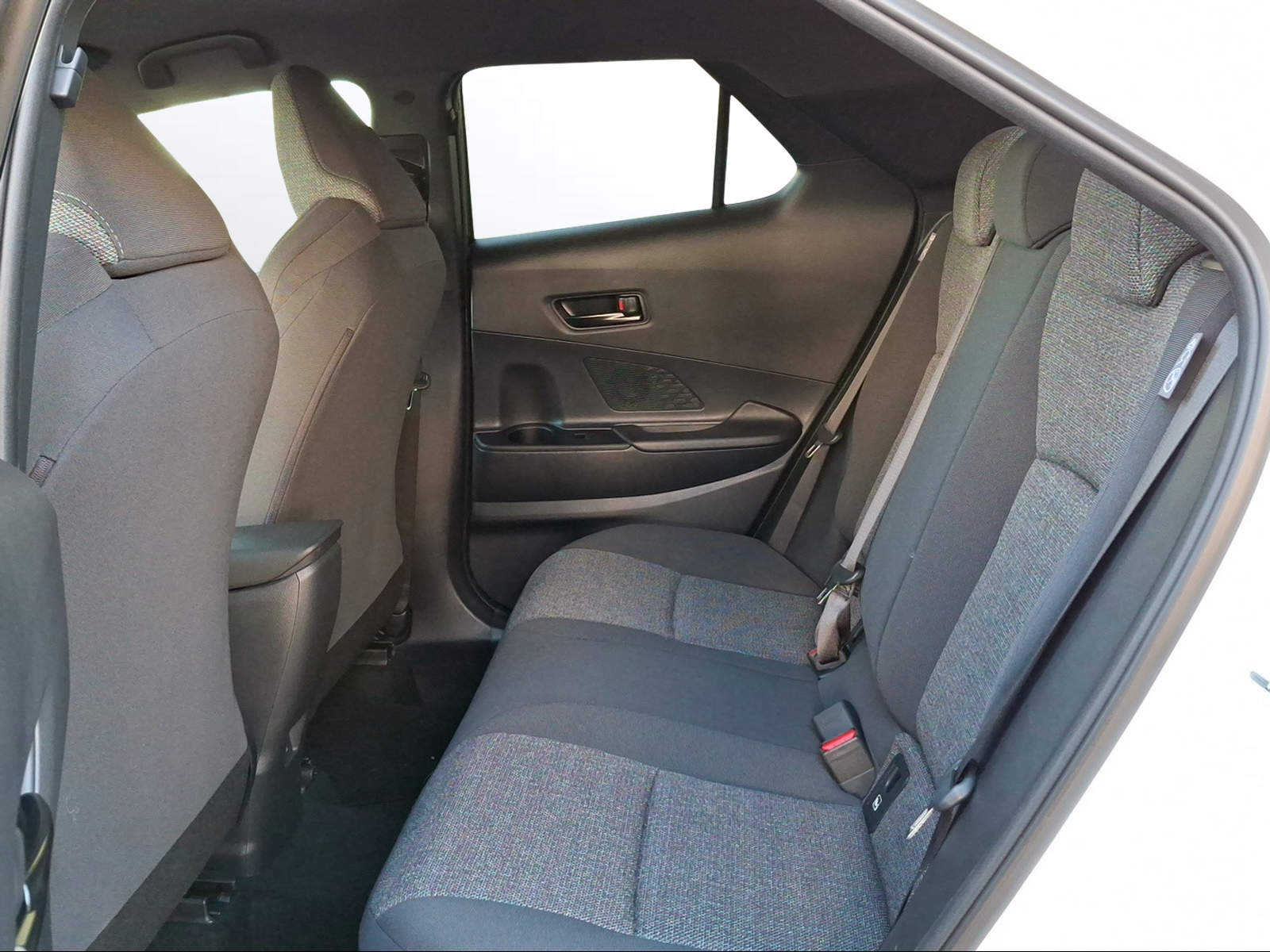 TOYOTA C-HR 2.0 HSD CVT Swiss Edition 4WD - 12