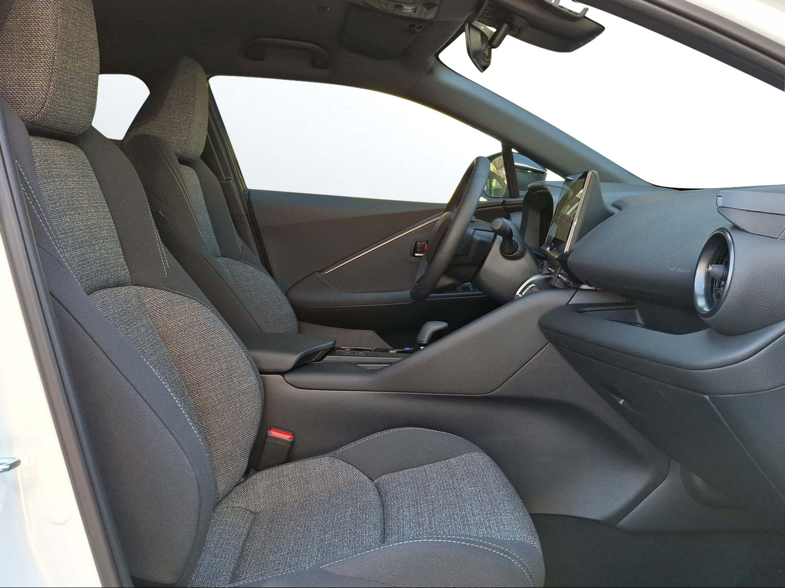 TOYOTA C-HR 2.0 HSD CVT Swiss Edition 4WD - 11