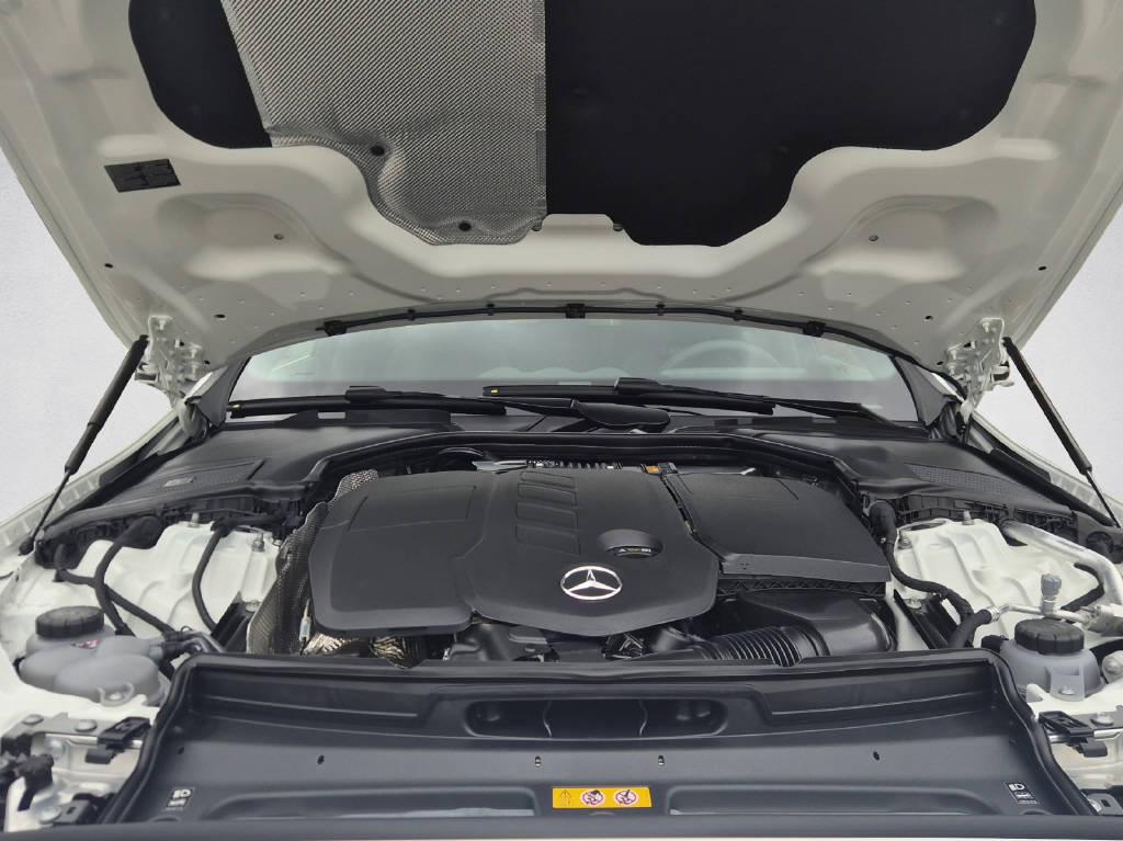 MERCEDES-BENZ C 220 d AMG Line 4Matic Swiss Star T-Modell - 8