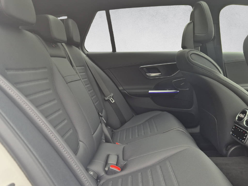 MERCEDES-BENZ C 220 d AMG Line 4Matic Swiss Star T-Modell - 11