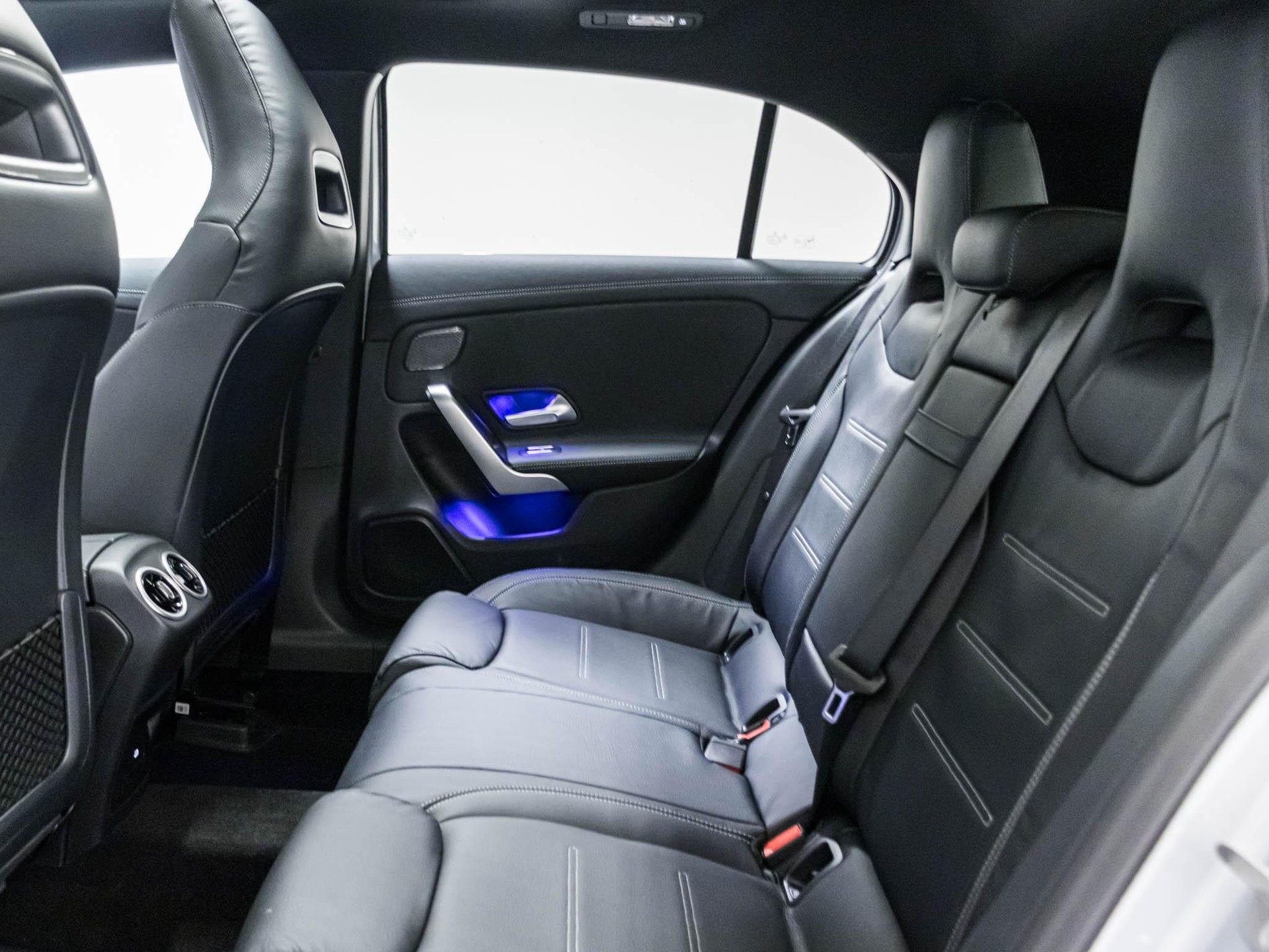 MERCEDES-BENZ A 250 4MATIC - 8