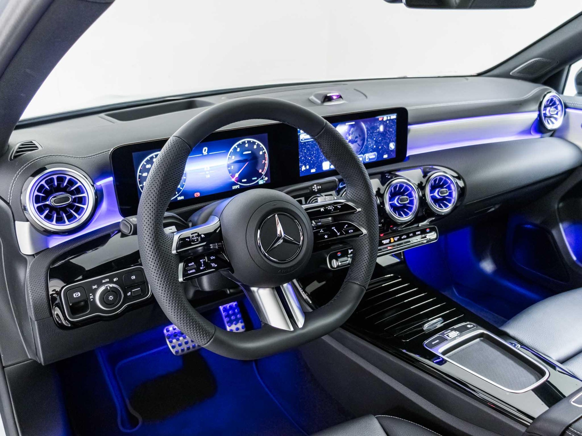 MERCEDES-BENZ A 250 4MATIC - 10