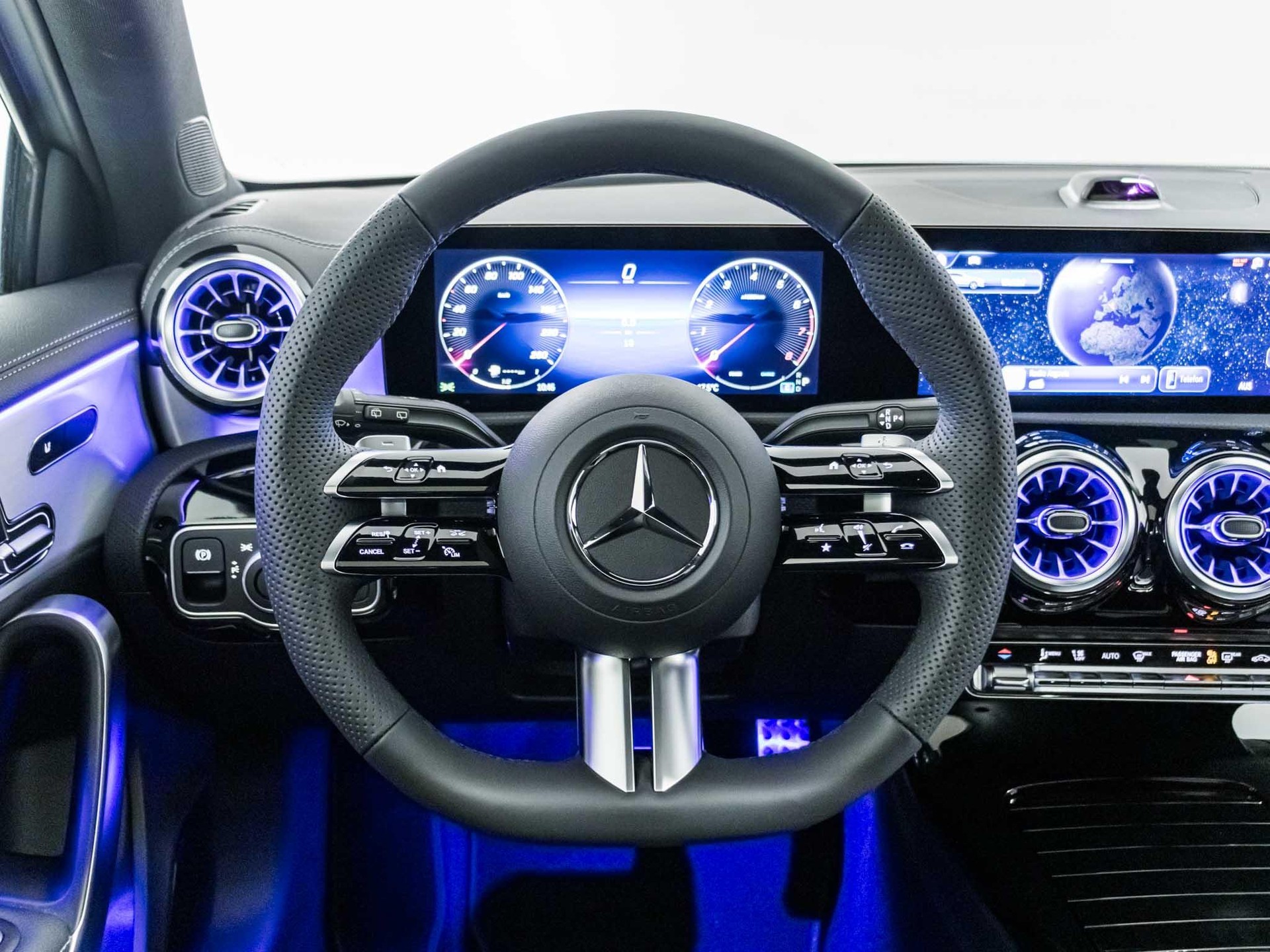 MERCEDES-BENZ A 250 4MATIC - 11