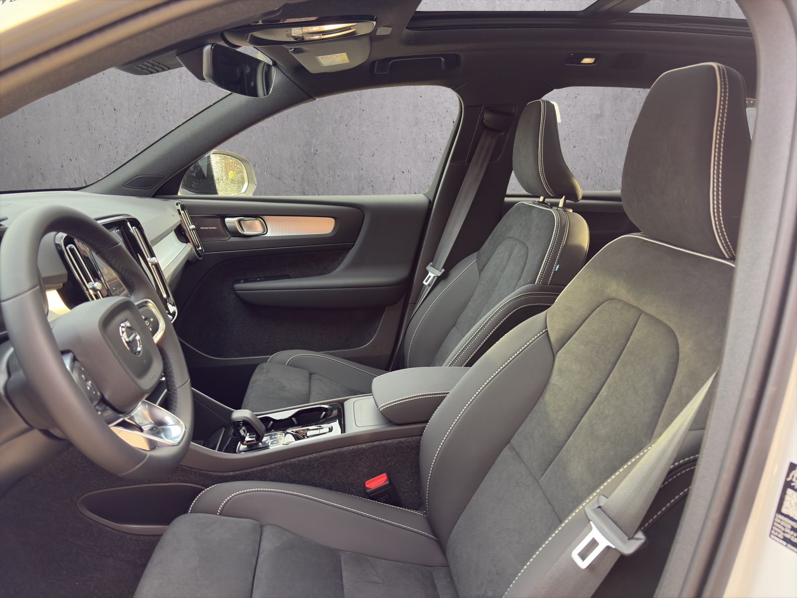VOLVO XC40 B4 Benzin Mild Hybrid Ultra Black Edition DCT - 7
