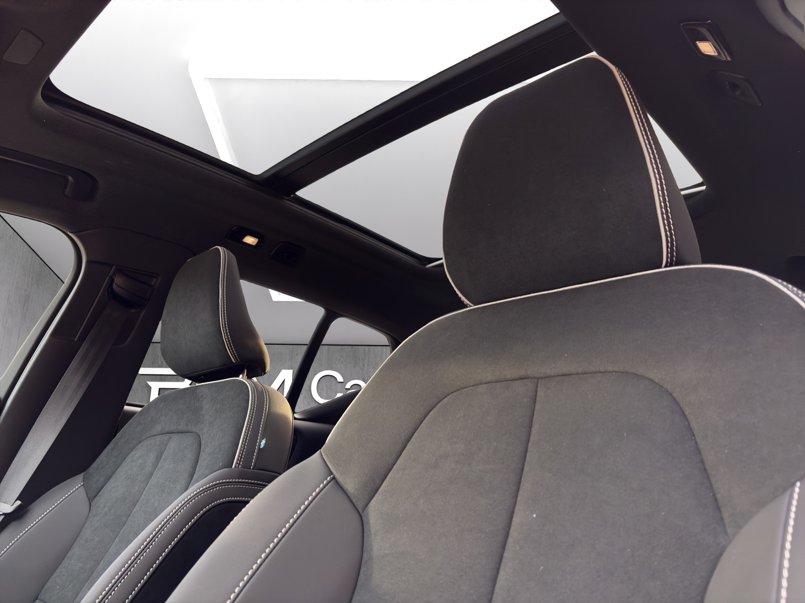 VOLVO XC40 B4 Benzin Mild Hybrid Ultra Black Edition DCT - 14