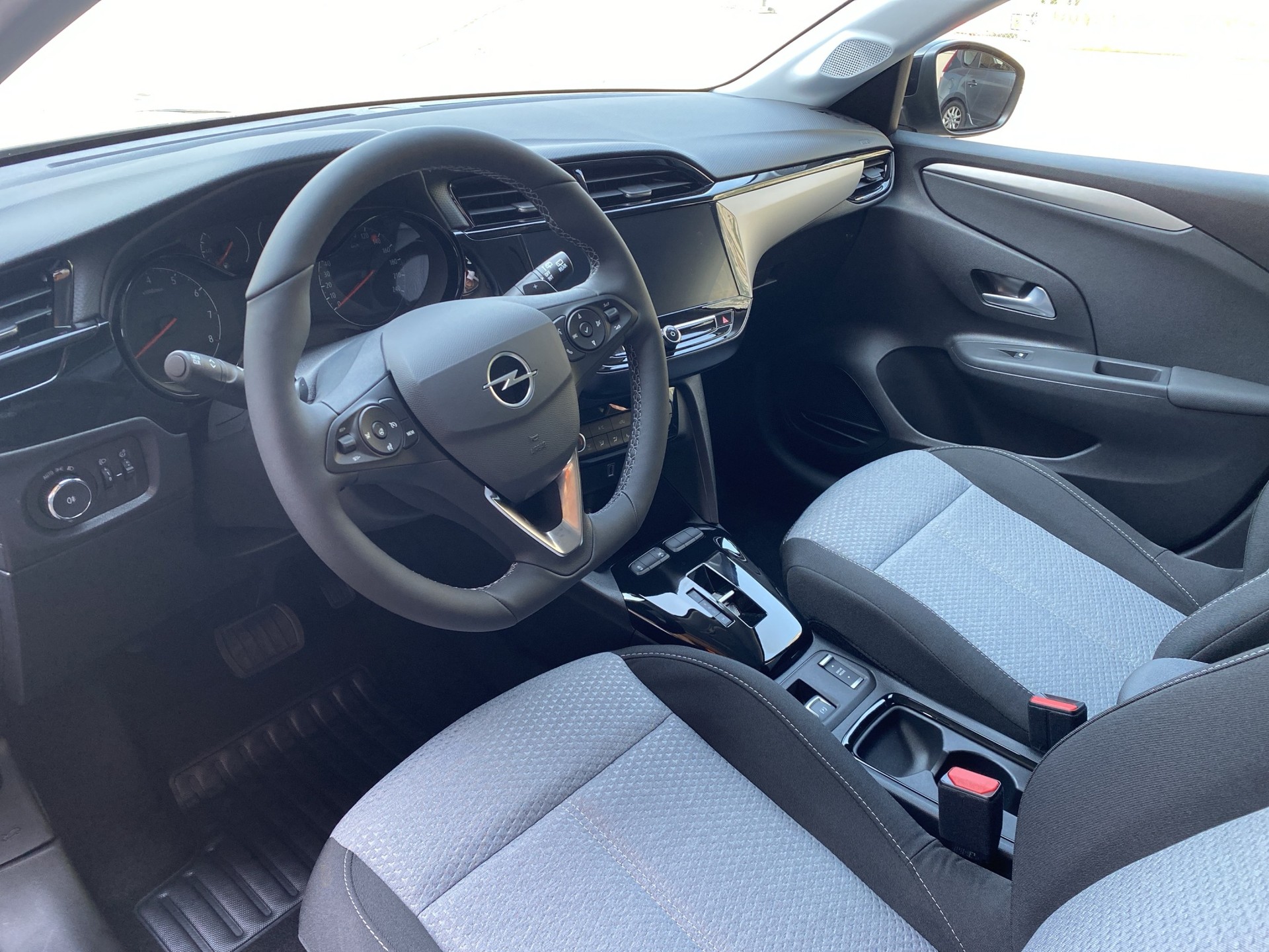 OPEL Corsa 1.2 TP Edition A - 12