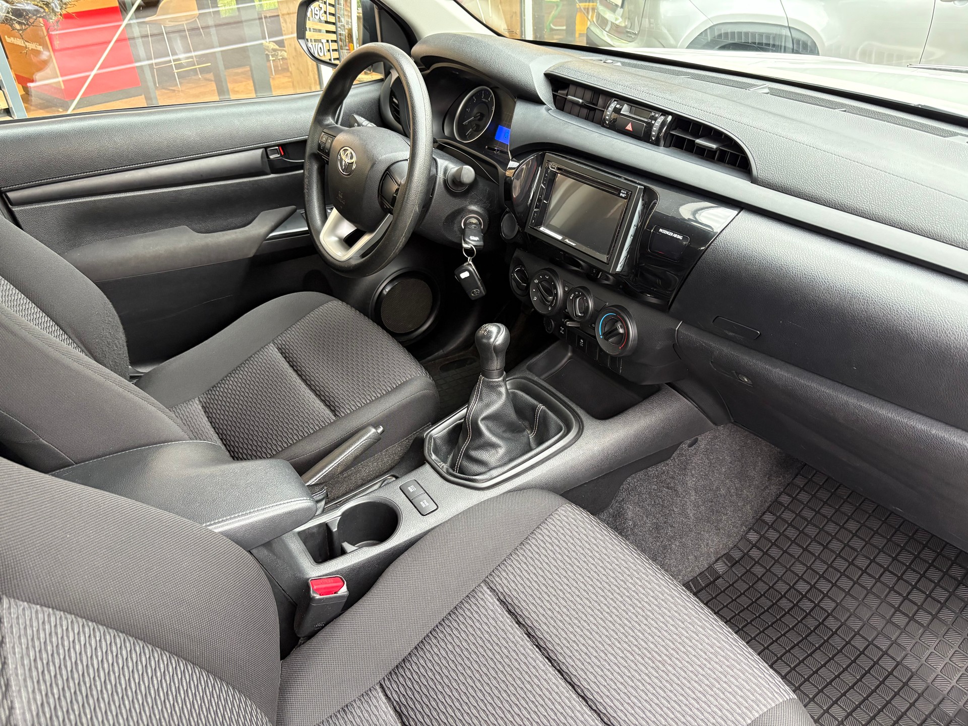 TOYOTA Hilux 2.4D-4D Luna Double Cab 4x4 - 6