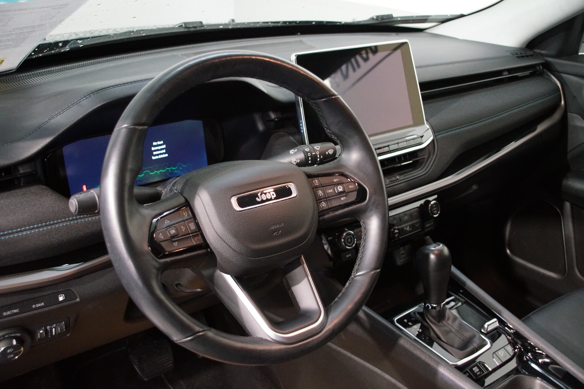 JEEP Compass 1.3 T PHEV Upland AWD *Swiss* - 14