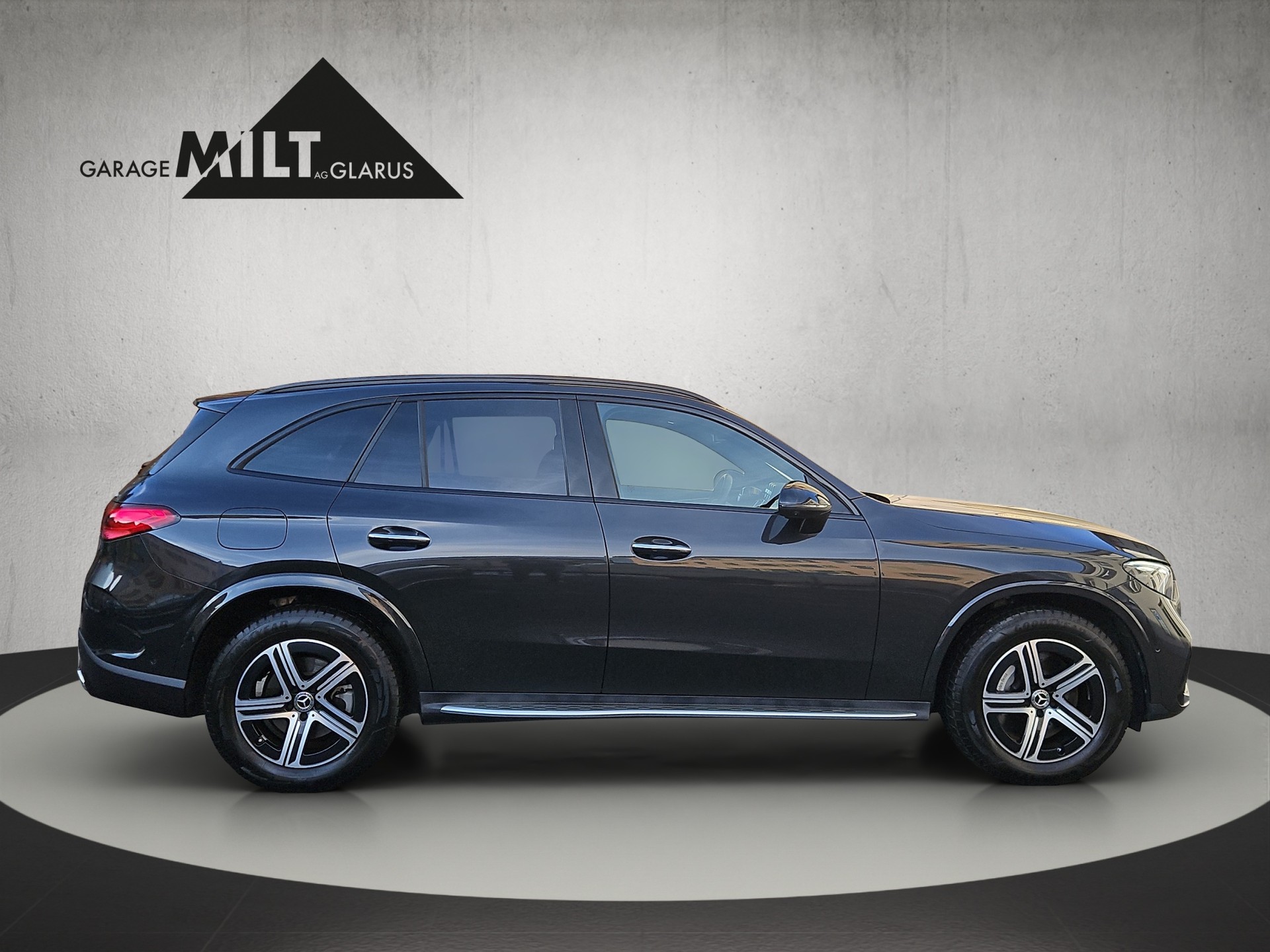 MERCEDES-BENZ GLC 200 AMG Line 4matic - 4