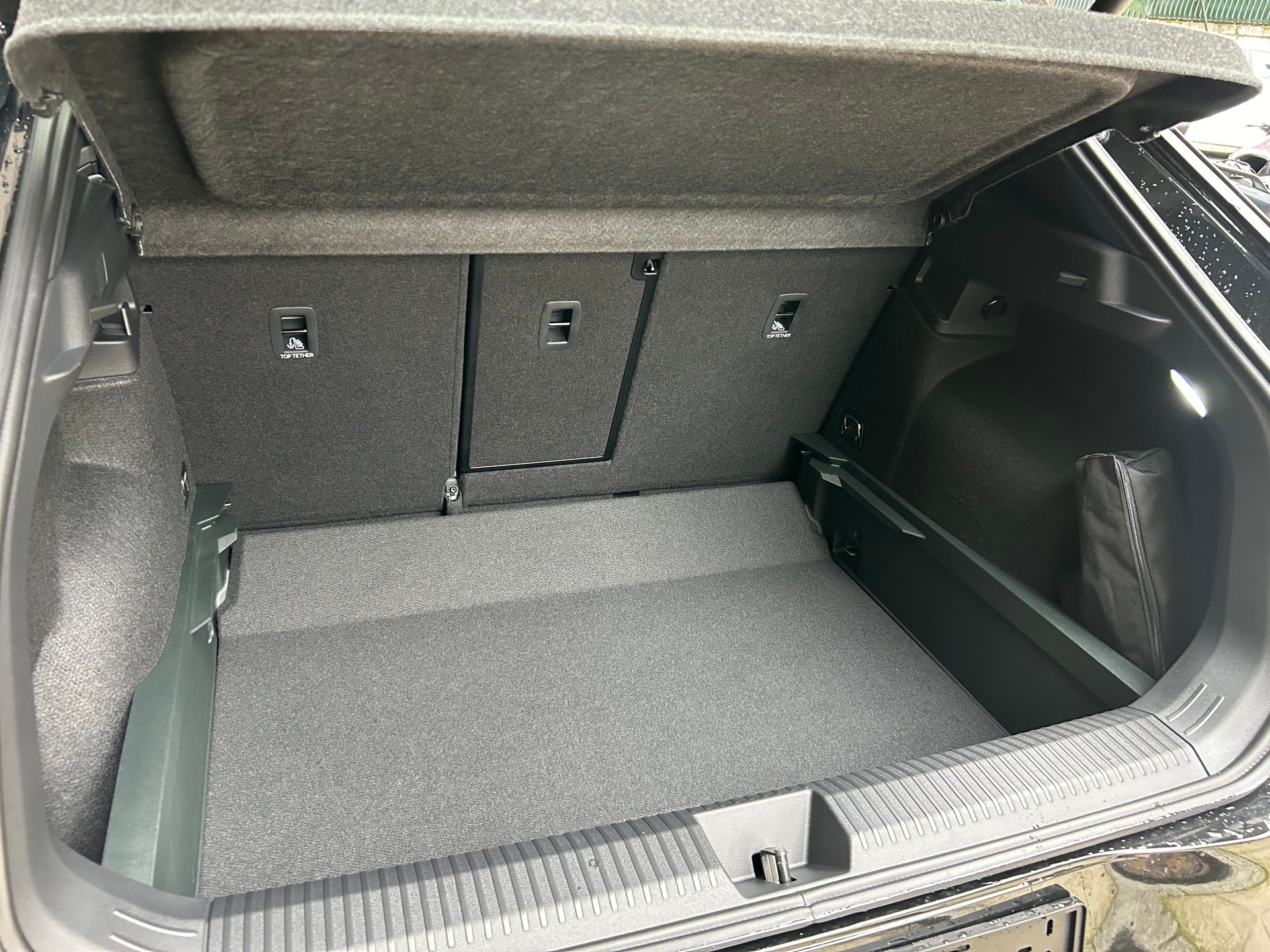 VW T-Roc 1.5 eTSI mHEV R-Line DSG - 11