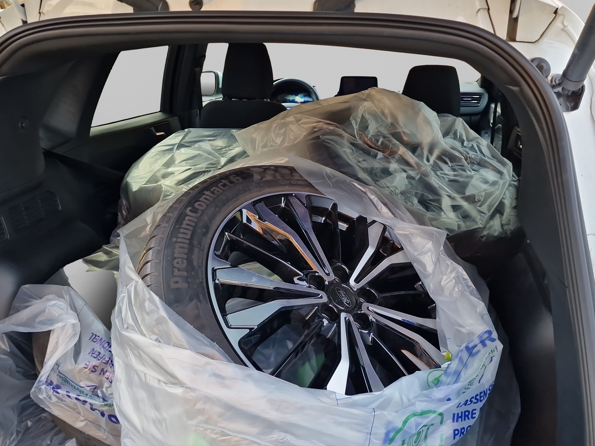 FORD KUGA 13