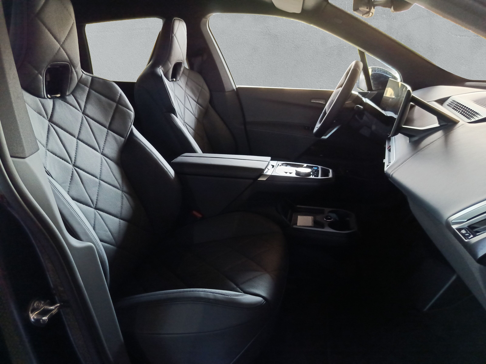 BMW iX xDrive60 M Sport Pro - 13