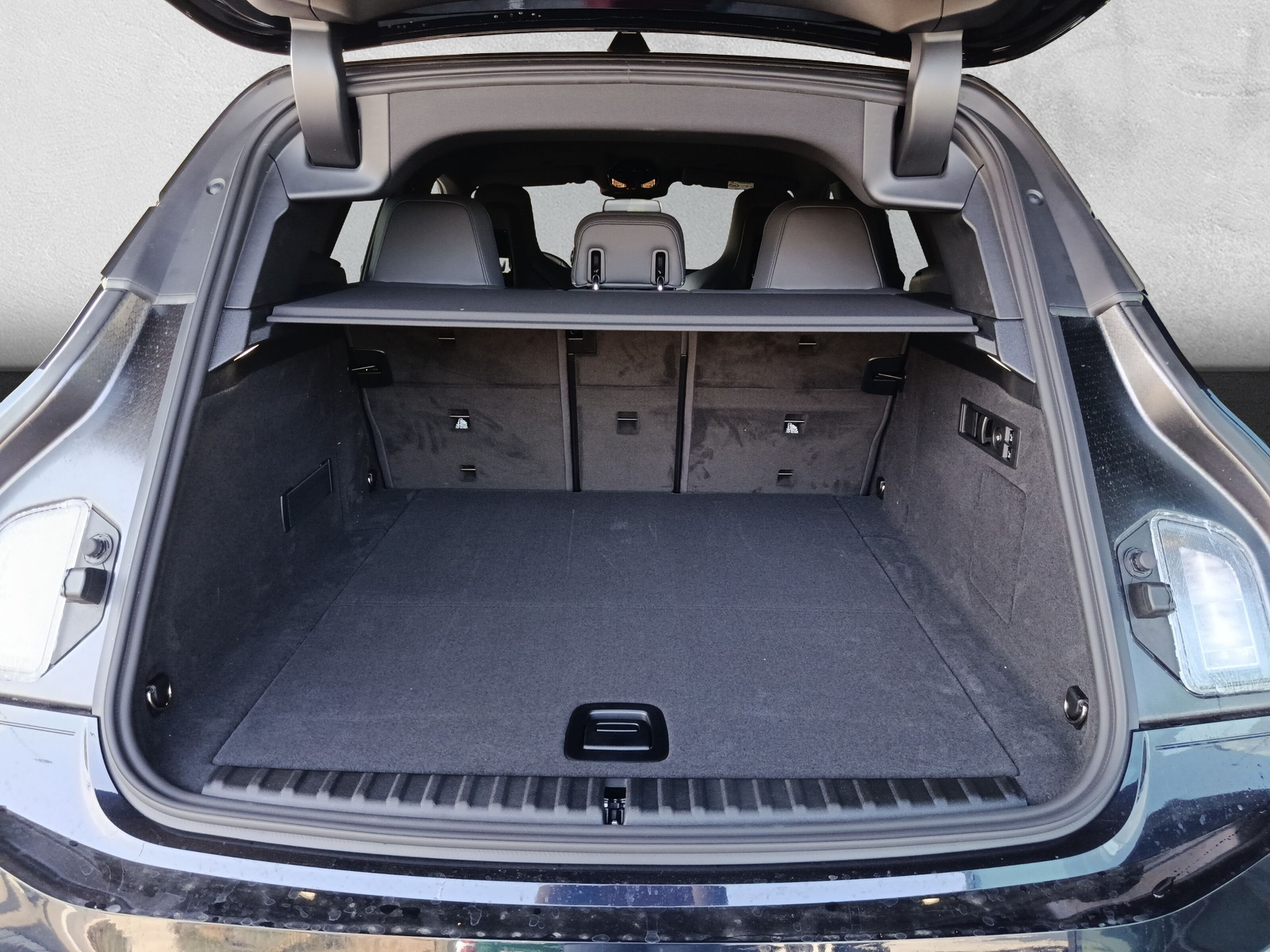 BMW iX xDrive60 M Sport Pro - 11