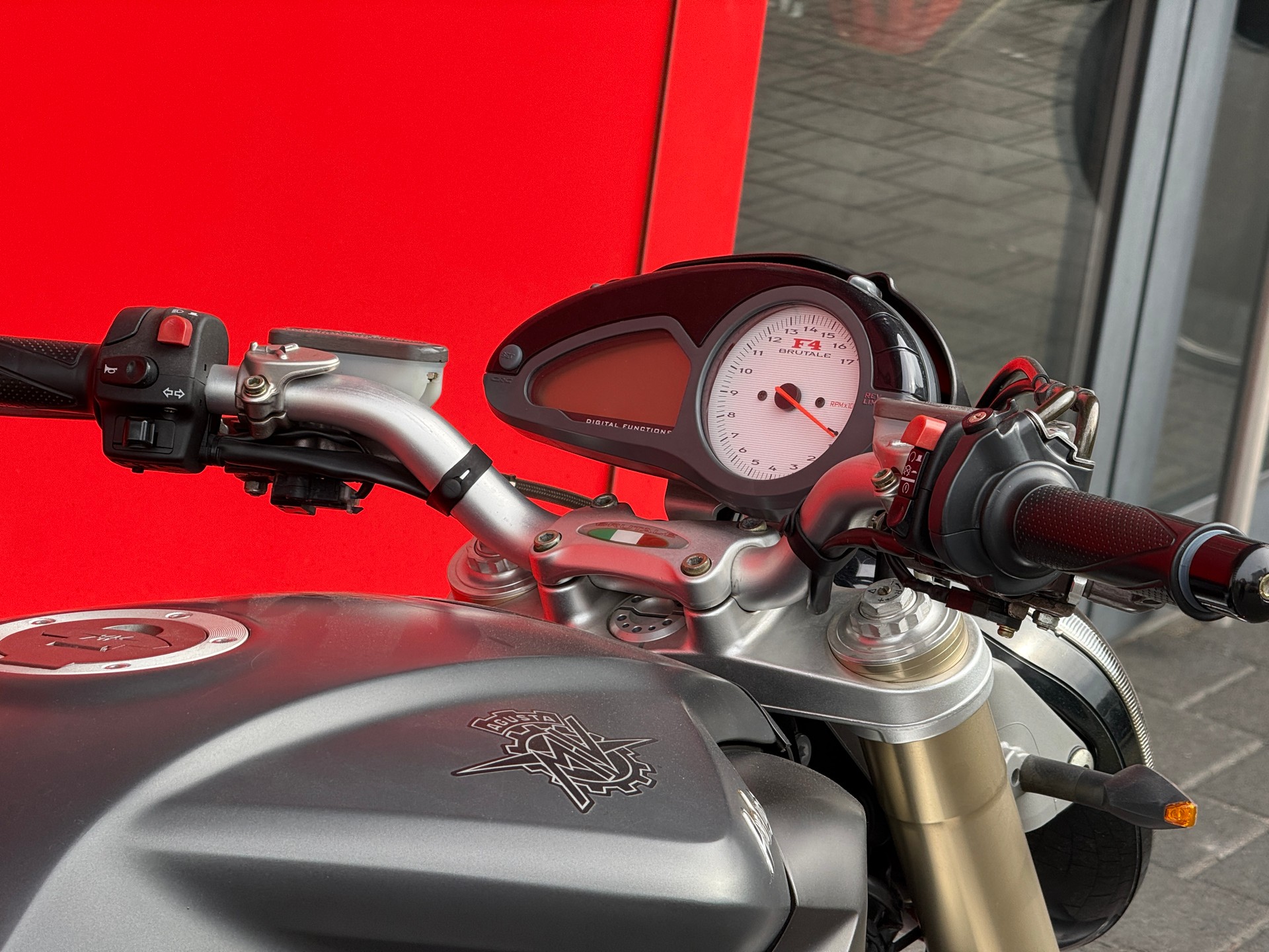 MV AGUSTA Brutale 750 S - 14