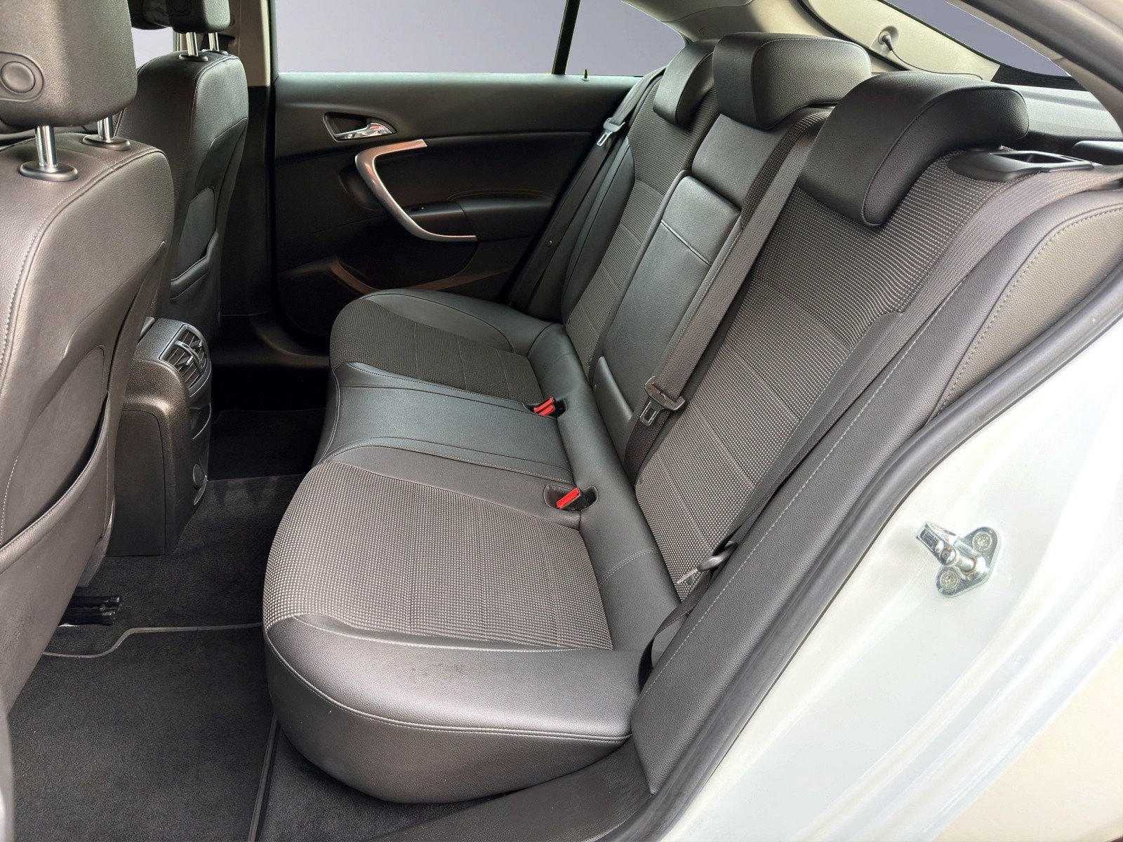 OPEL Insignia 2.0 CDTi 160 4x4 Cosmo - 11