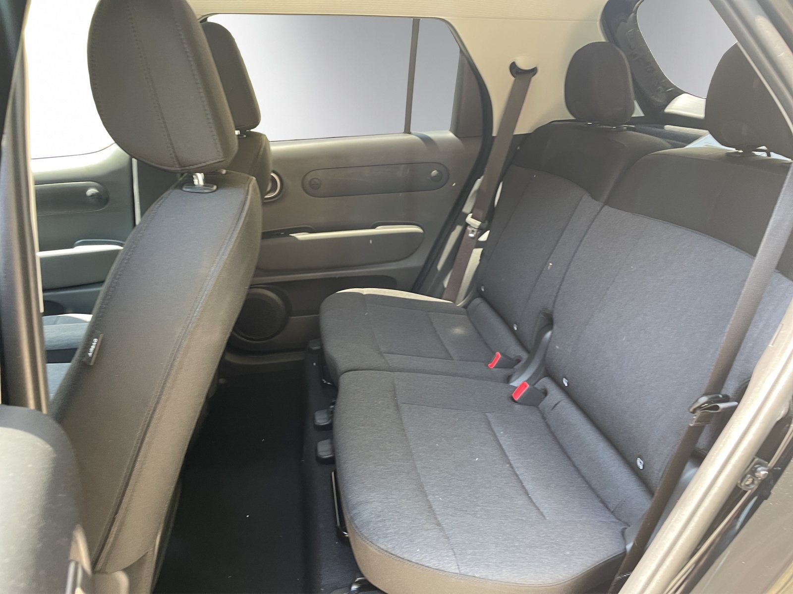 HYUNDAI Inster 49kWh Amplia - 6