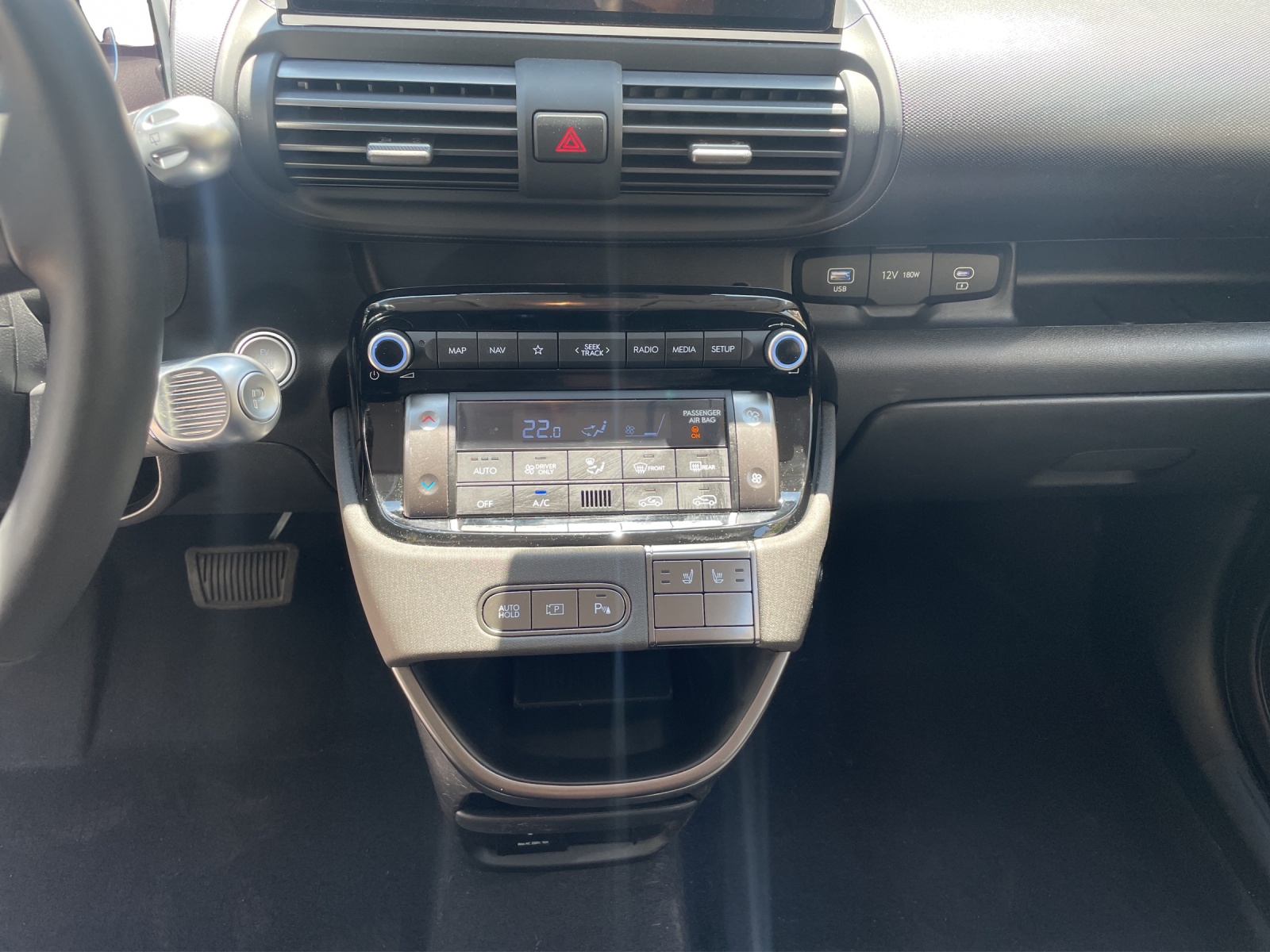 HYUNDAI Inster 49kWh Amplia - 12