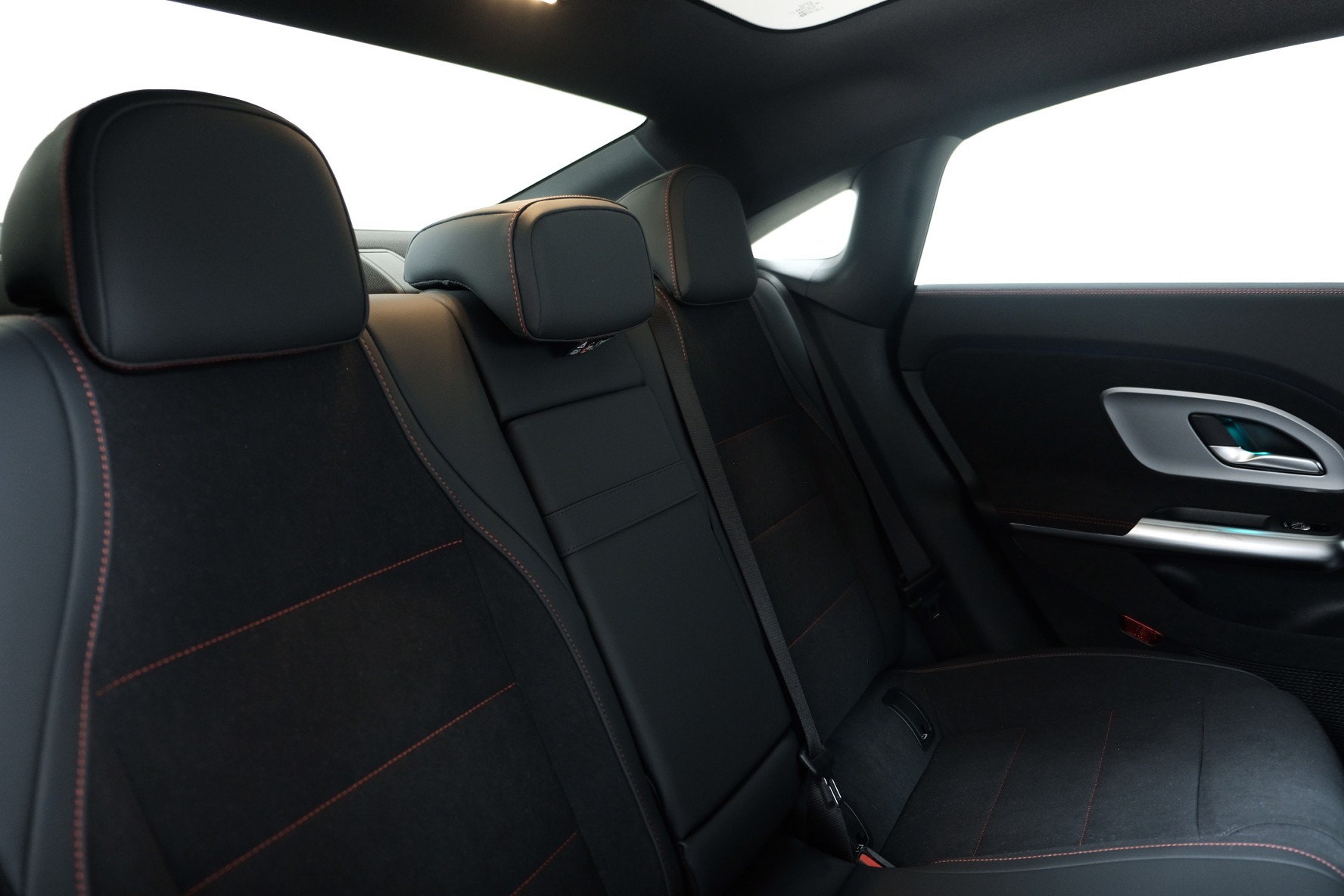 MERCEDES-BENZ CLA 220 8G-DCT 4Matic - 12