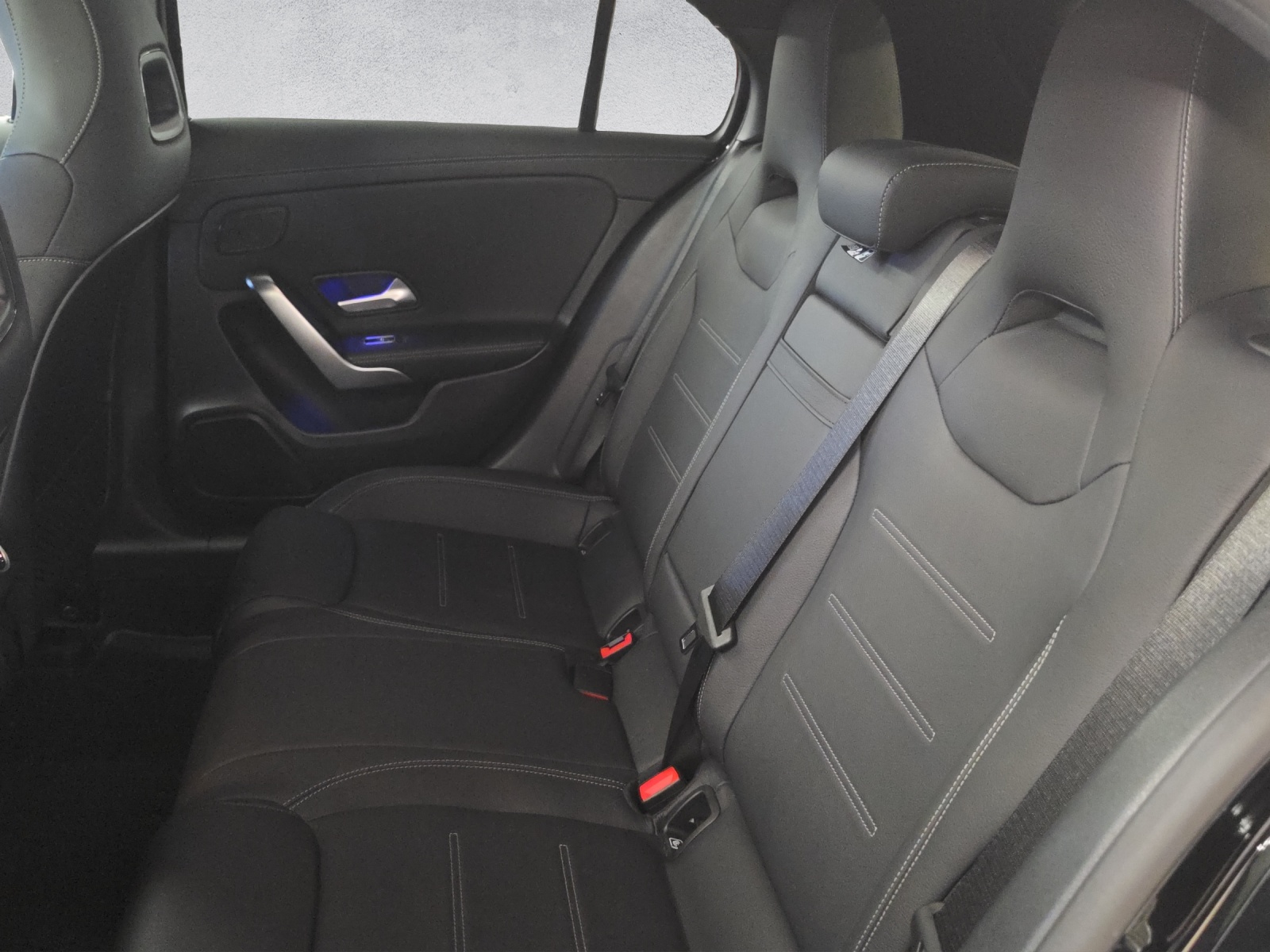 MERCEDES-BENZ A 250 4Matic AMG Line 4Matic 7G-DCT - 16