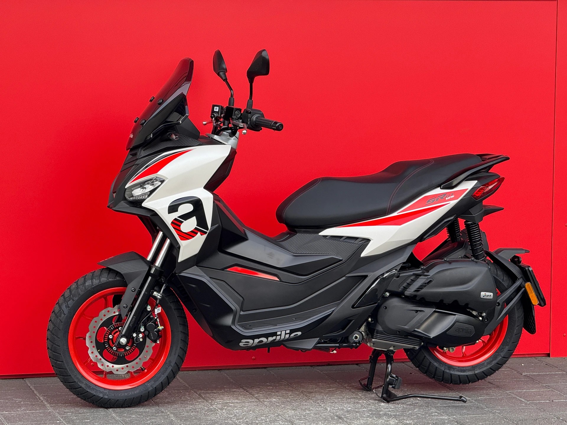 APRILIA SR GT 200 Sport ABS E5+ - 10