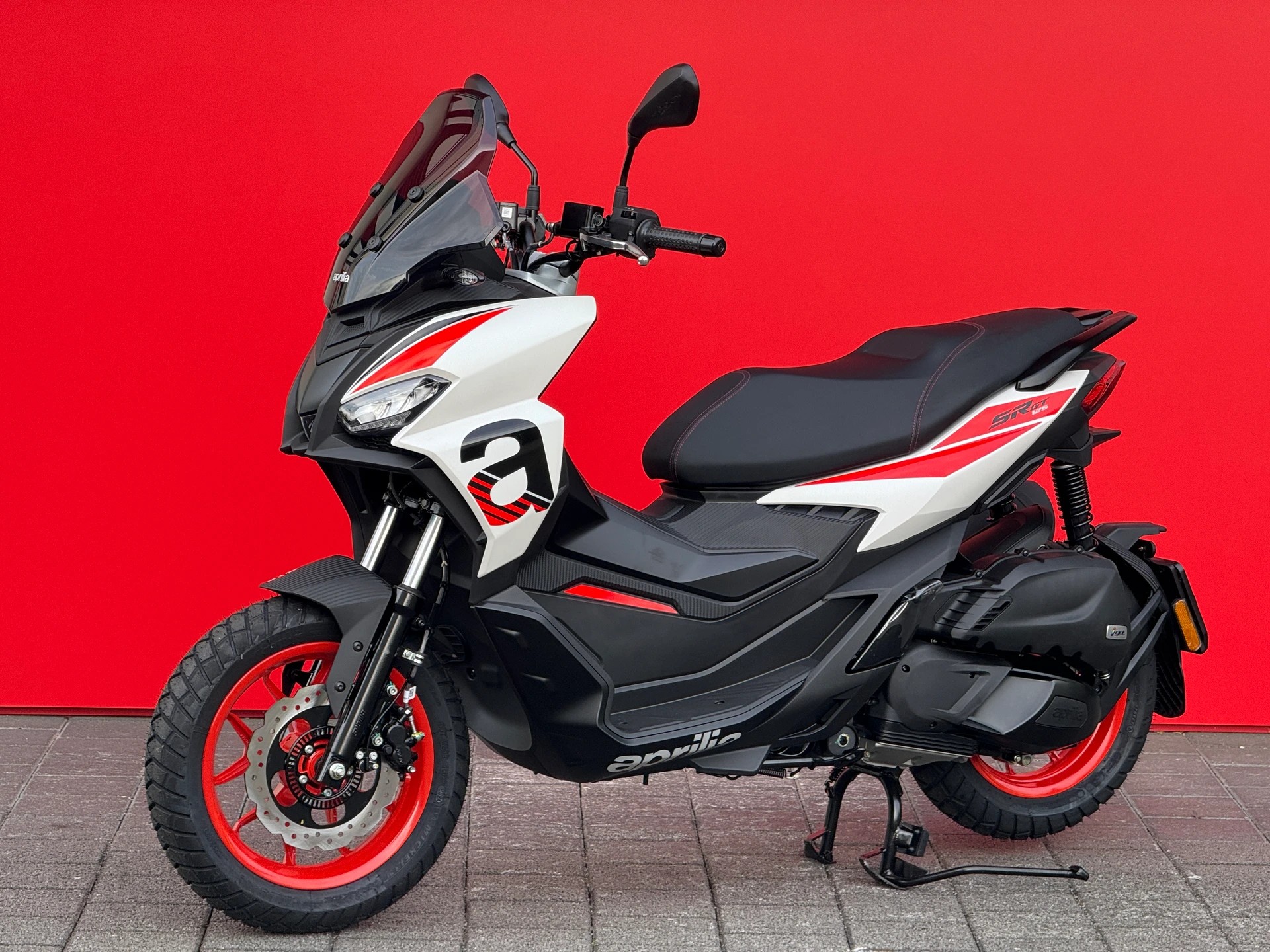 APRILIA SR GT 200 Sport ABS E5+ - 16